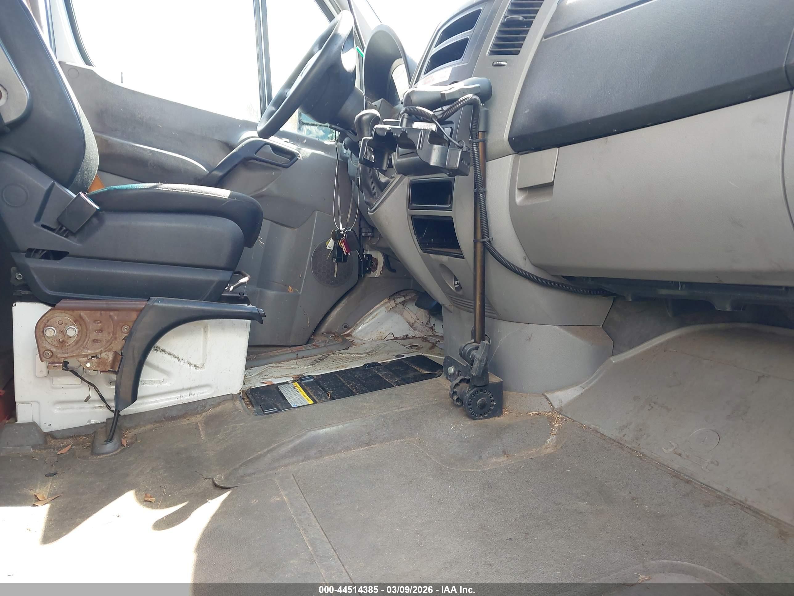MERCEDES-BENZ SPRINTER image 5