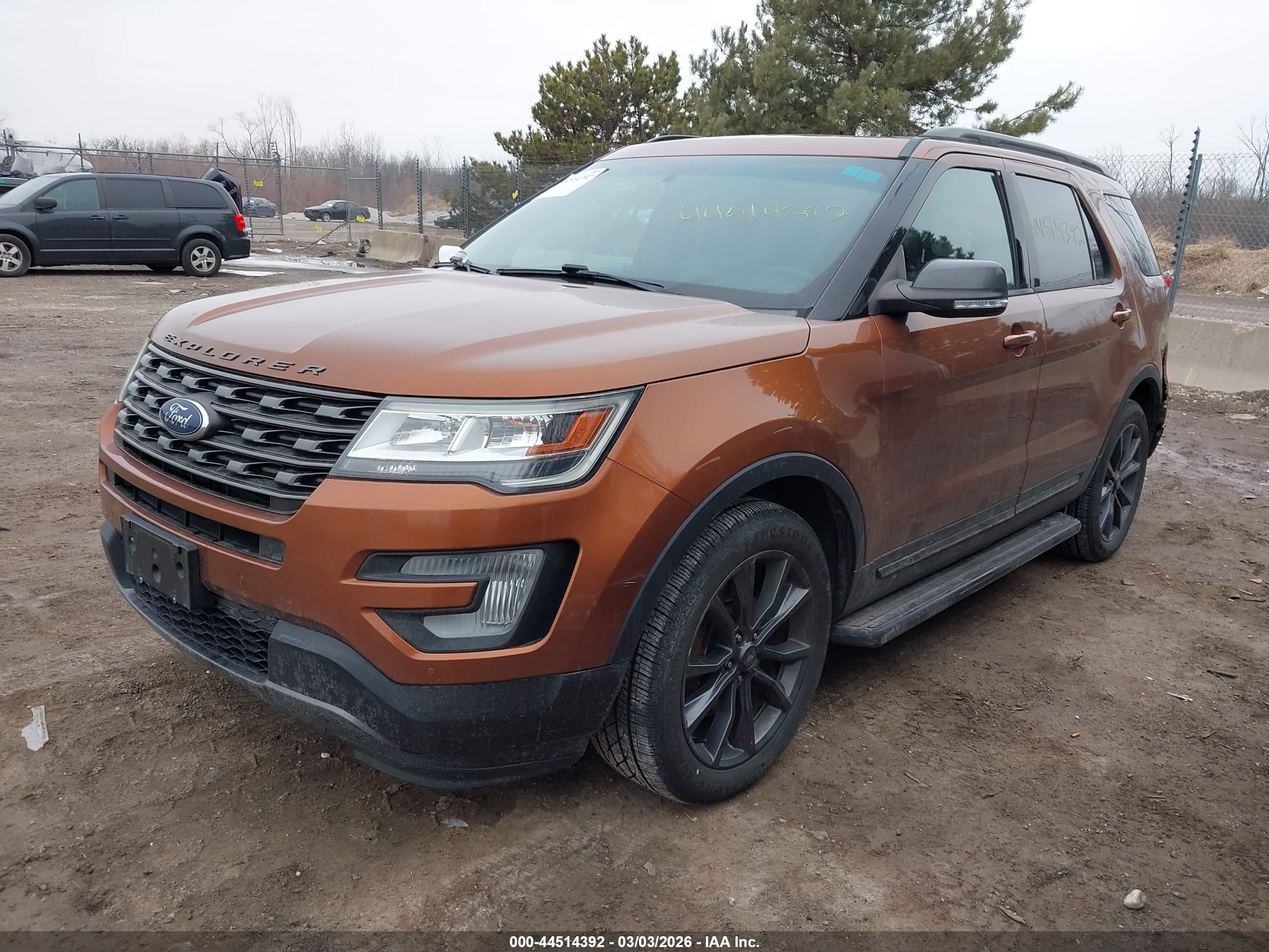 FORD EXPLORER image 2