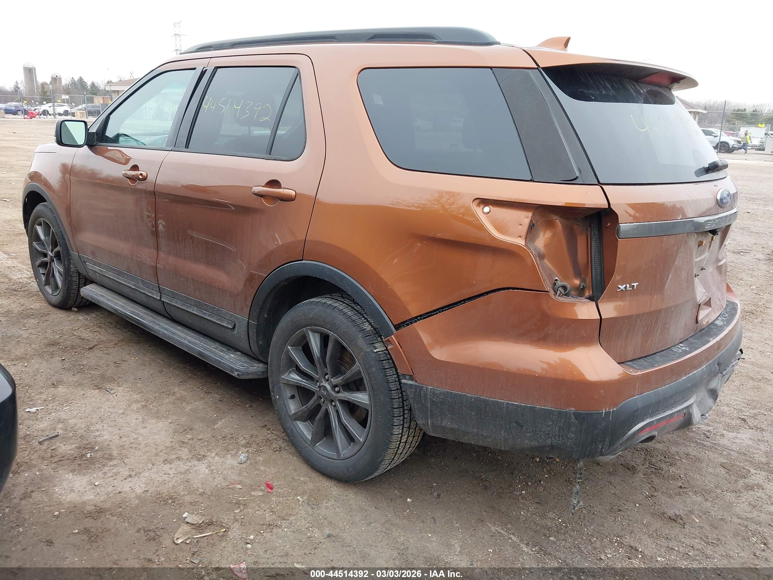 FORD EXPLORER image 3