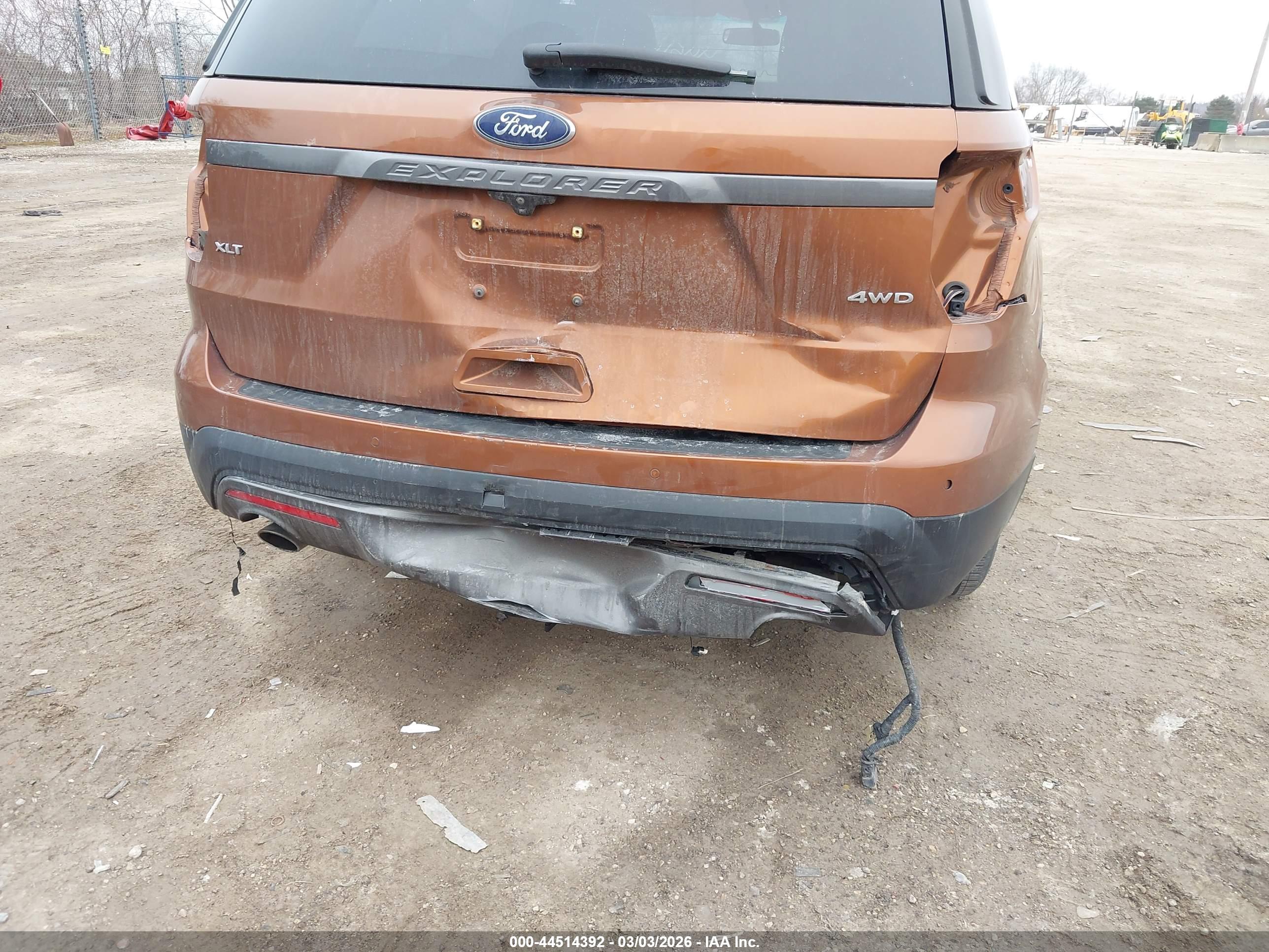 FORD EXPLORER image 6