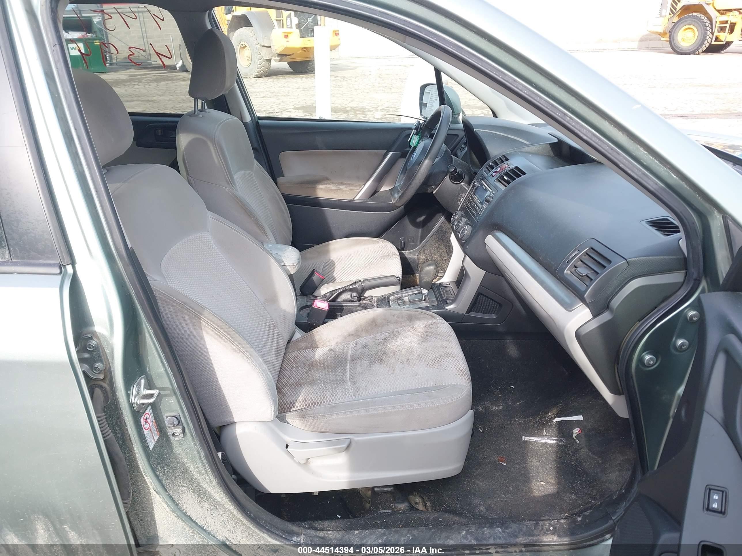 SUBARU FORESTER image 5
