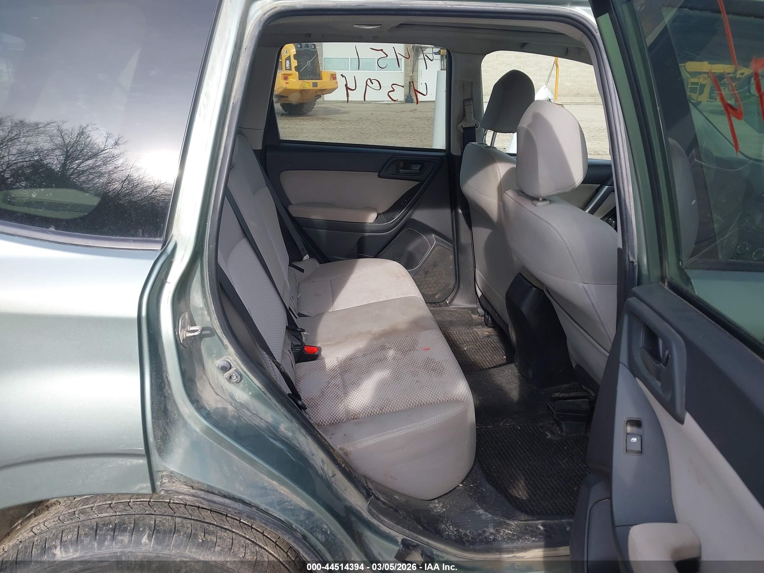 SUBARU FORESTER image 8
