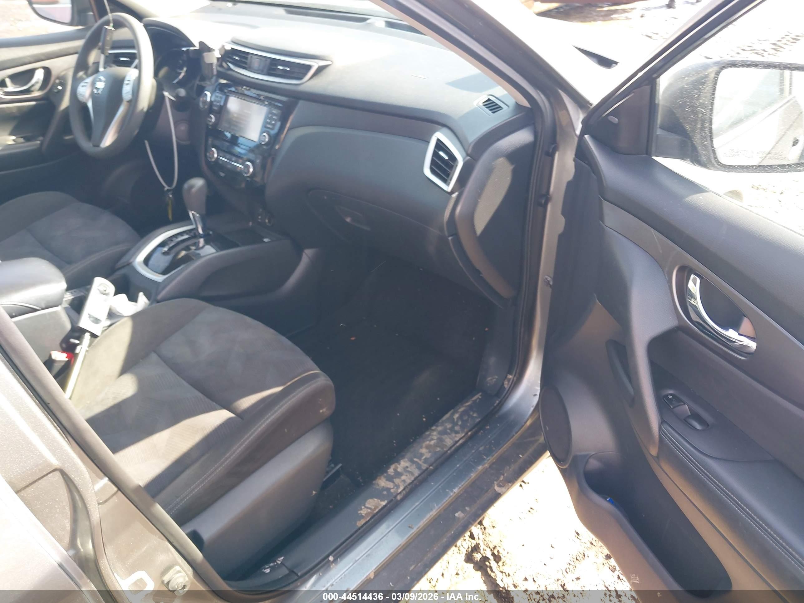 NISSAN ROGUE image 5