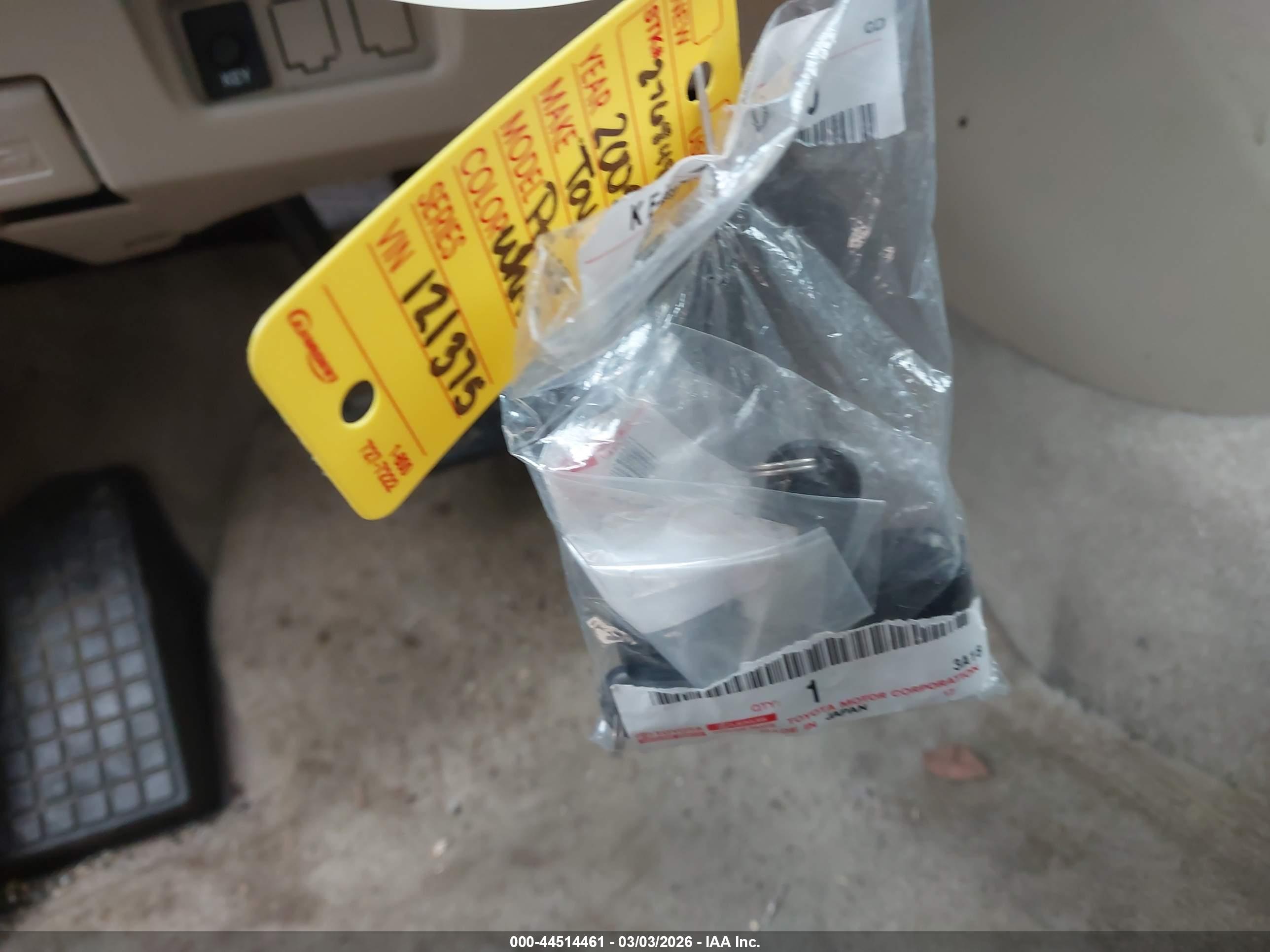 TOYOTA PRIUS image 11