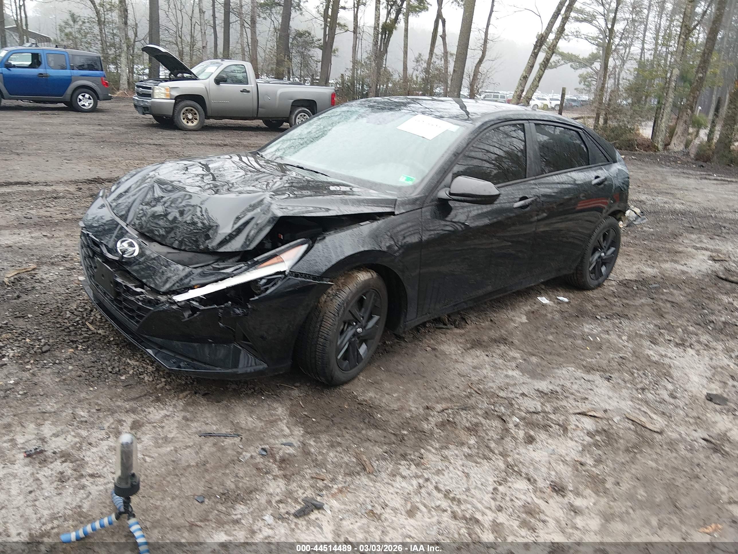 HYUNDAI ELANTRA image 2