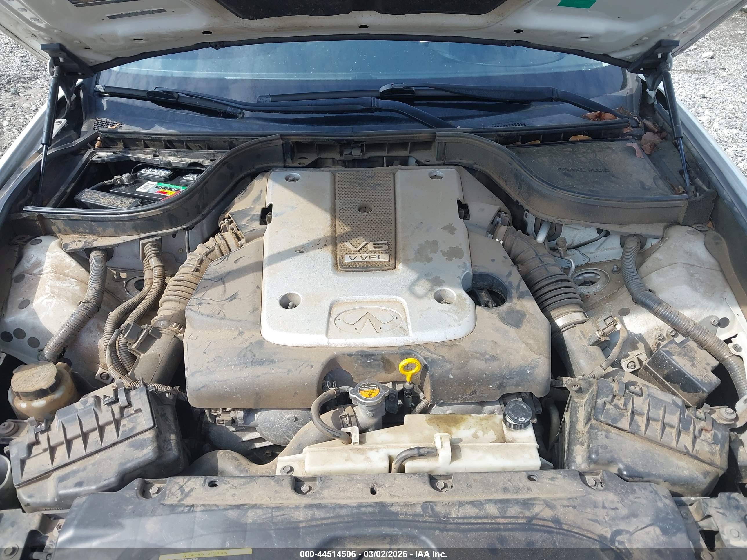 INFINITI Q40 image 10