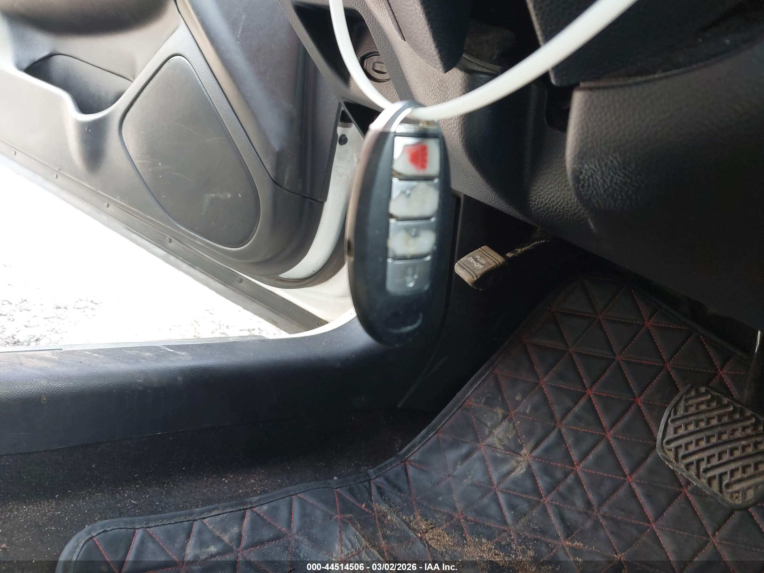 INFINITI Q40 image 11