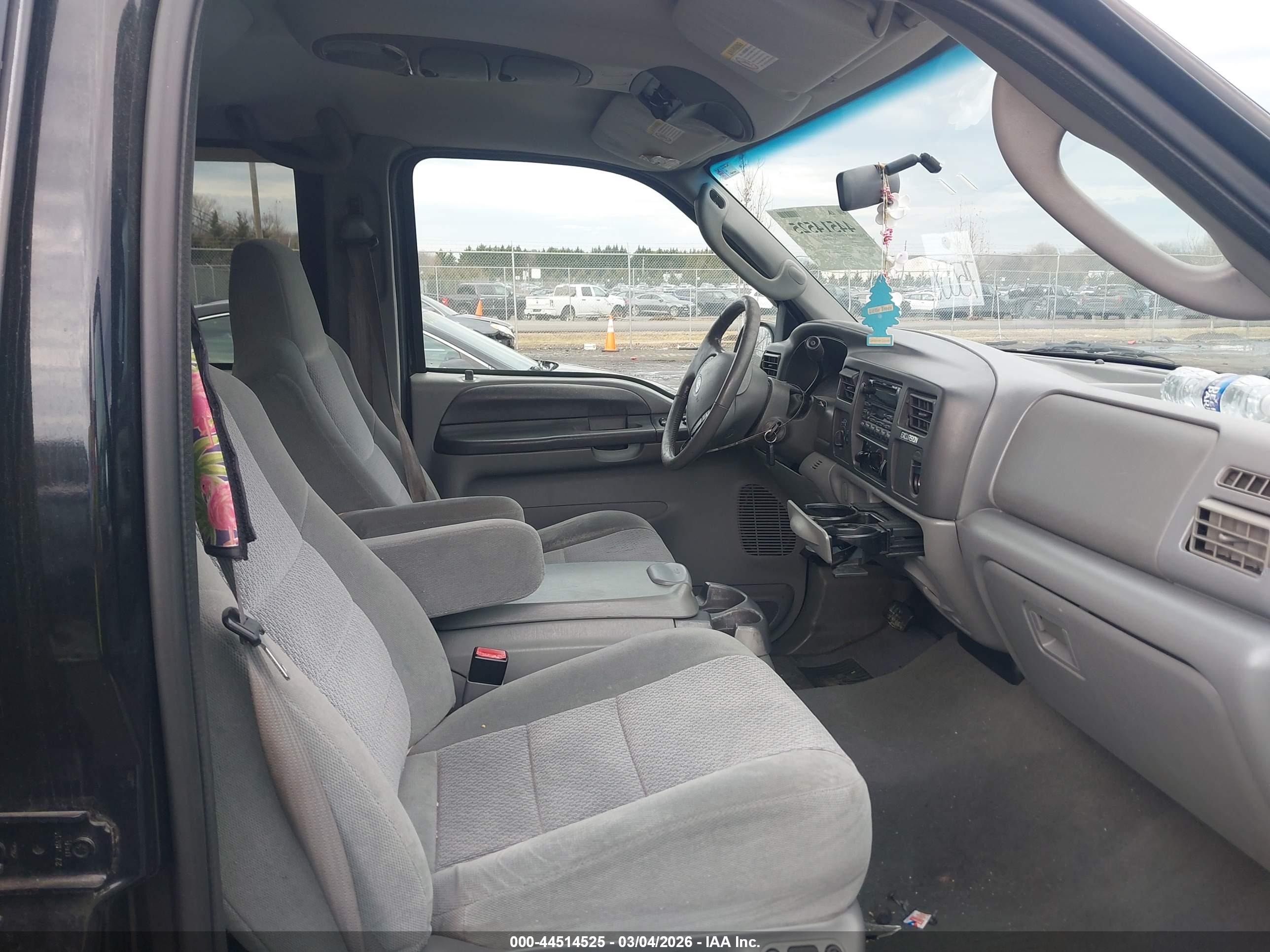 FORD EXCURSION image 5