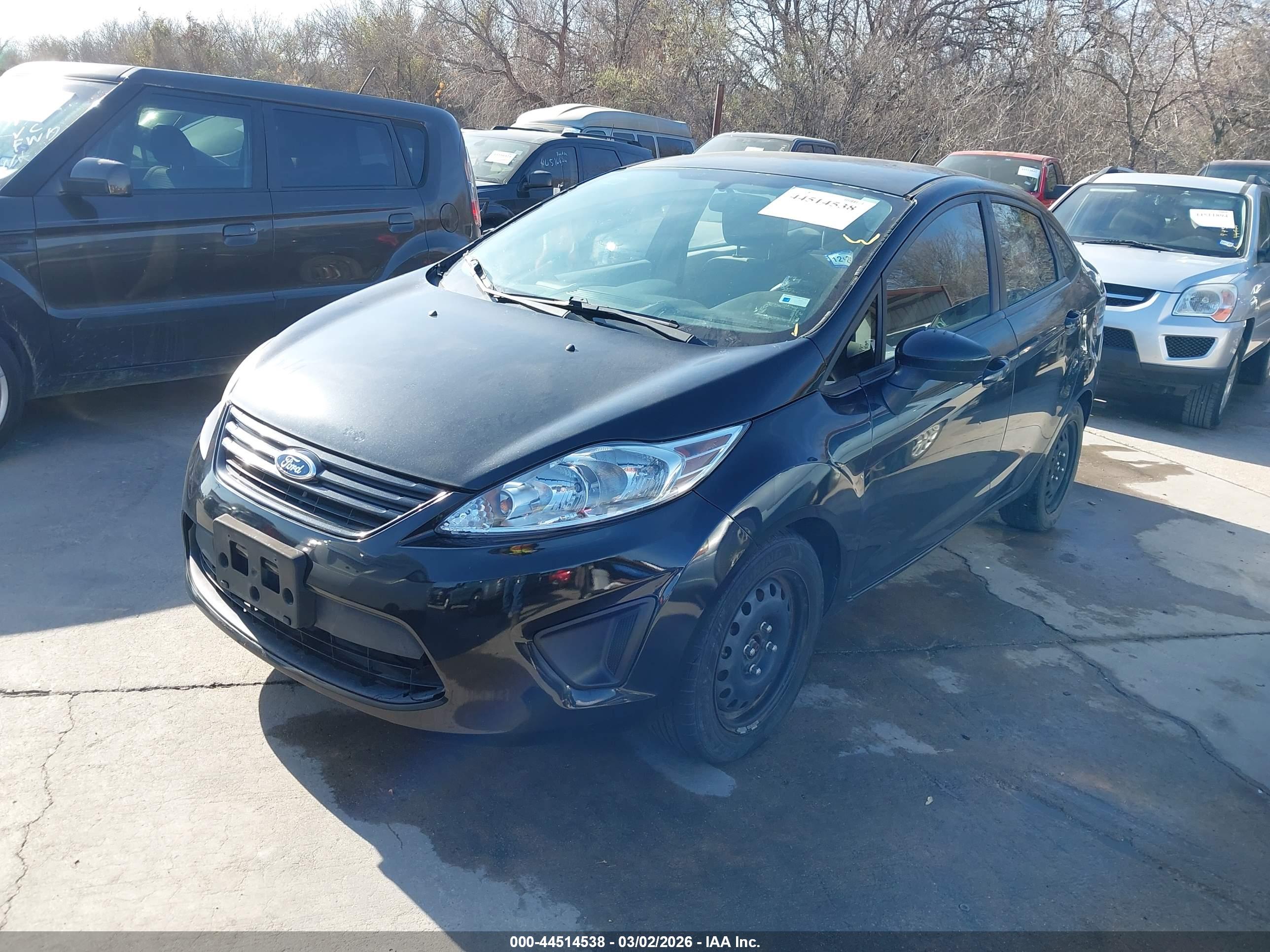FORD FIESTA image 2