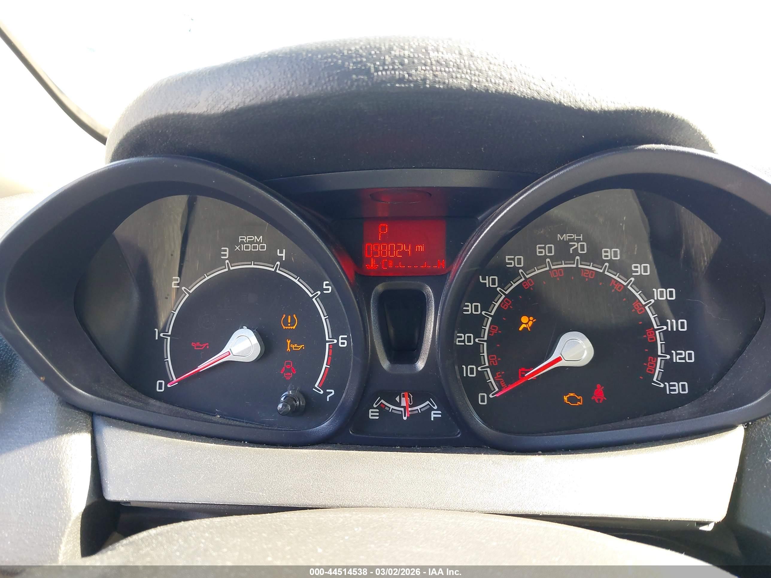 FORD FIESTA image 7