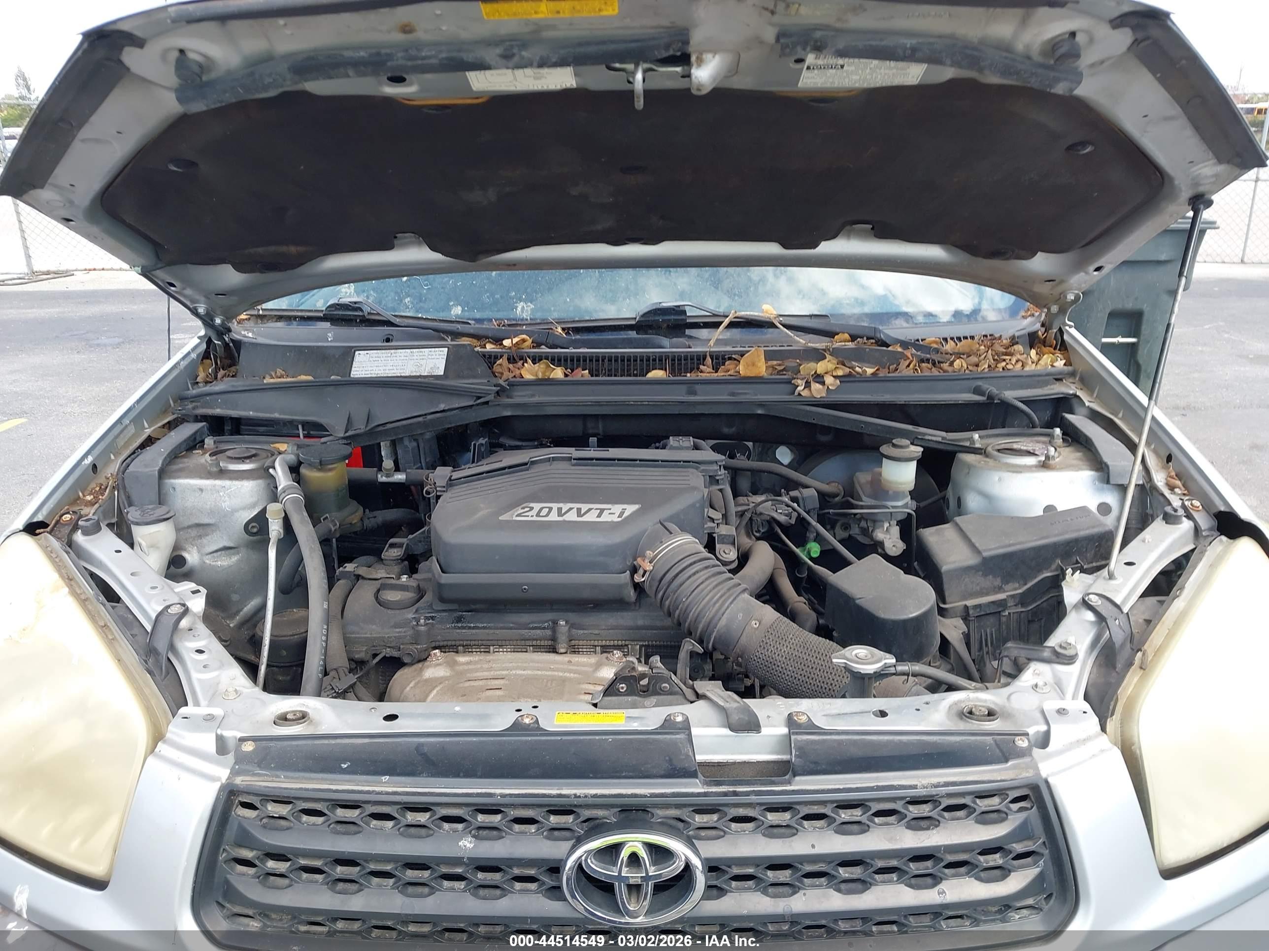 TOYOTA RAV4 image 10