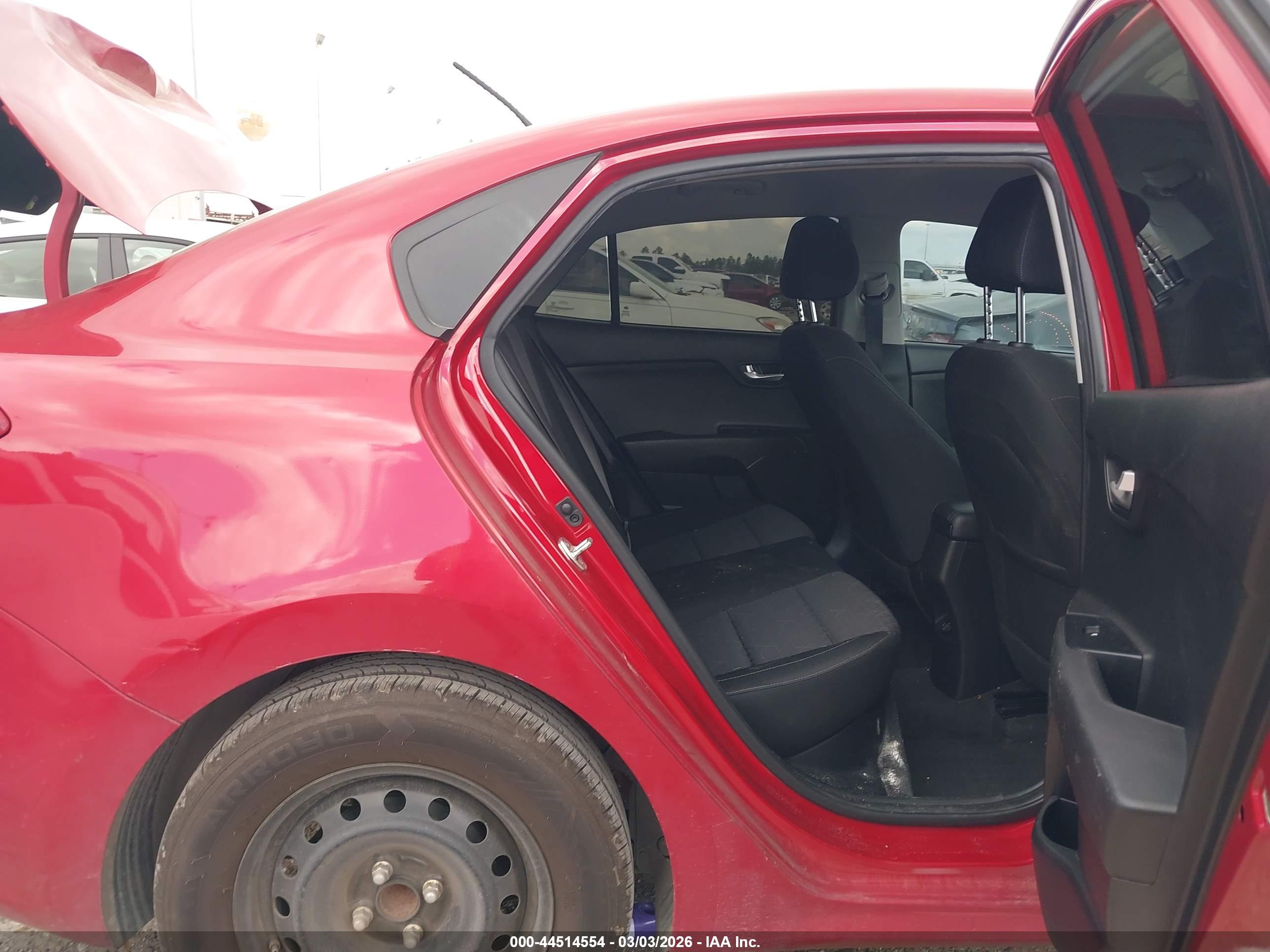KIA RIO image 8