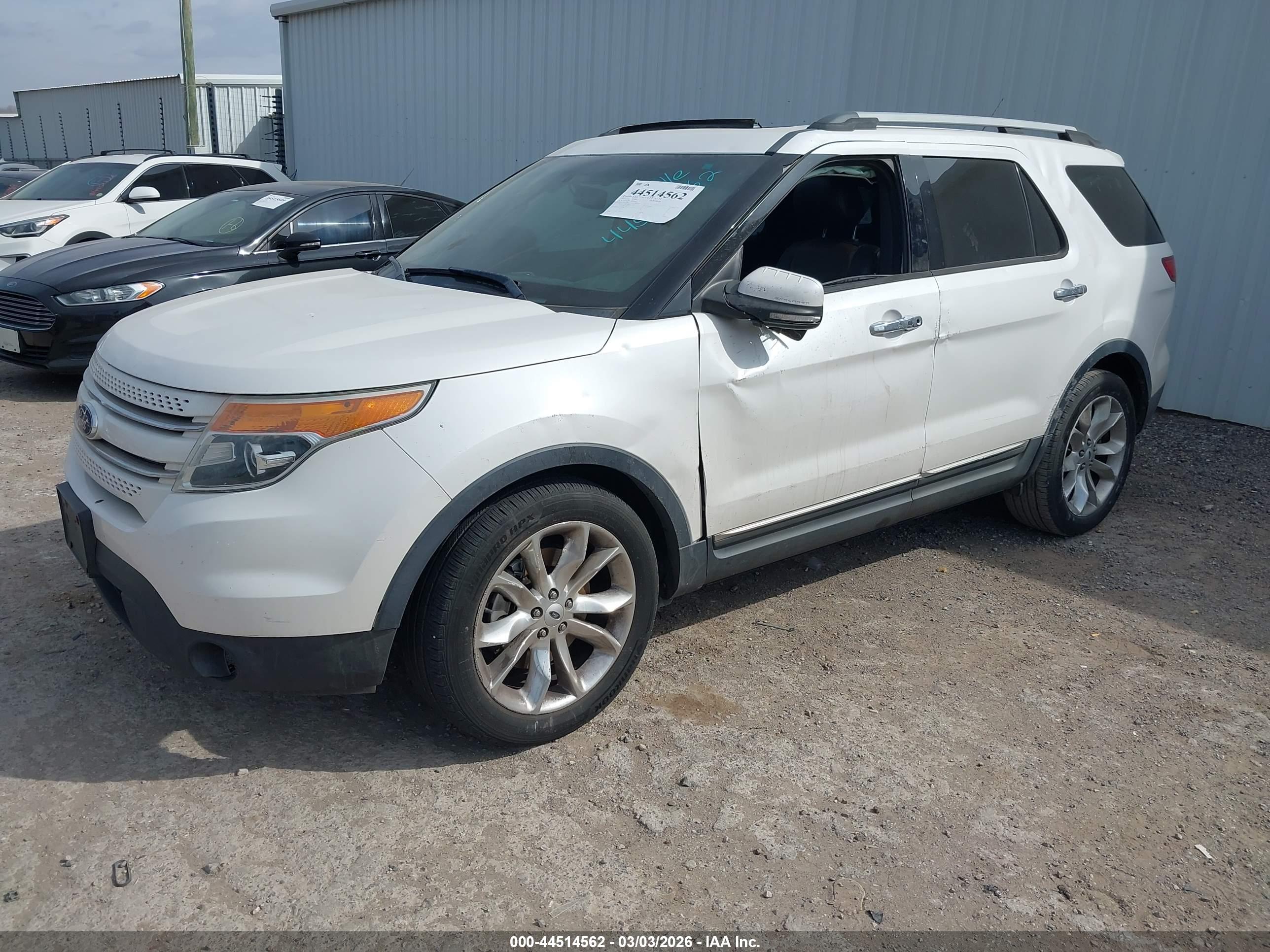 FORD EXPLORER image 2