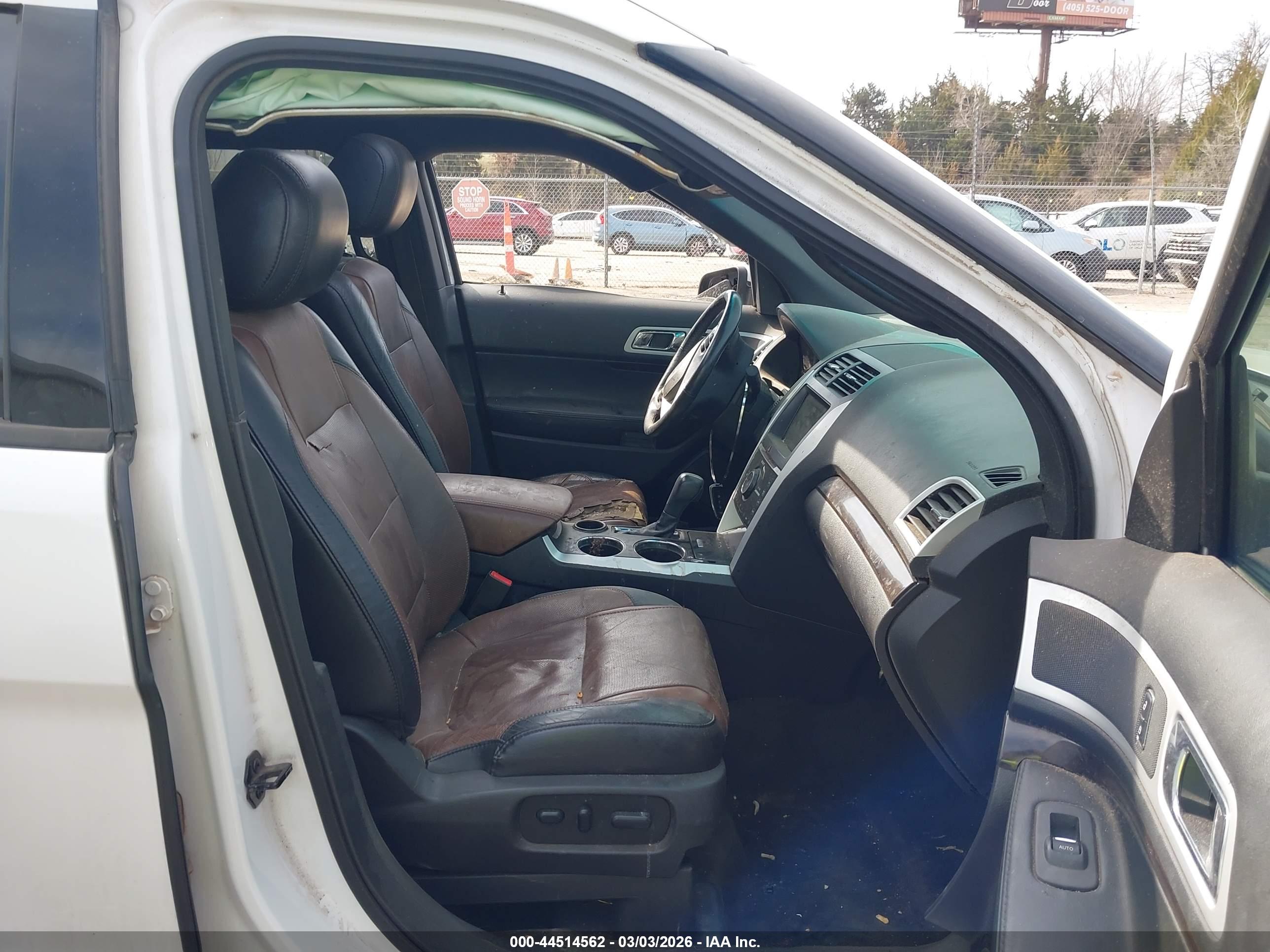 FORD EXPLORER image 5