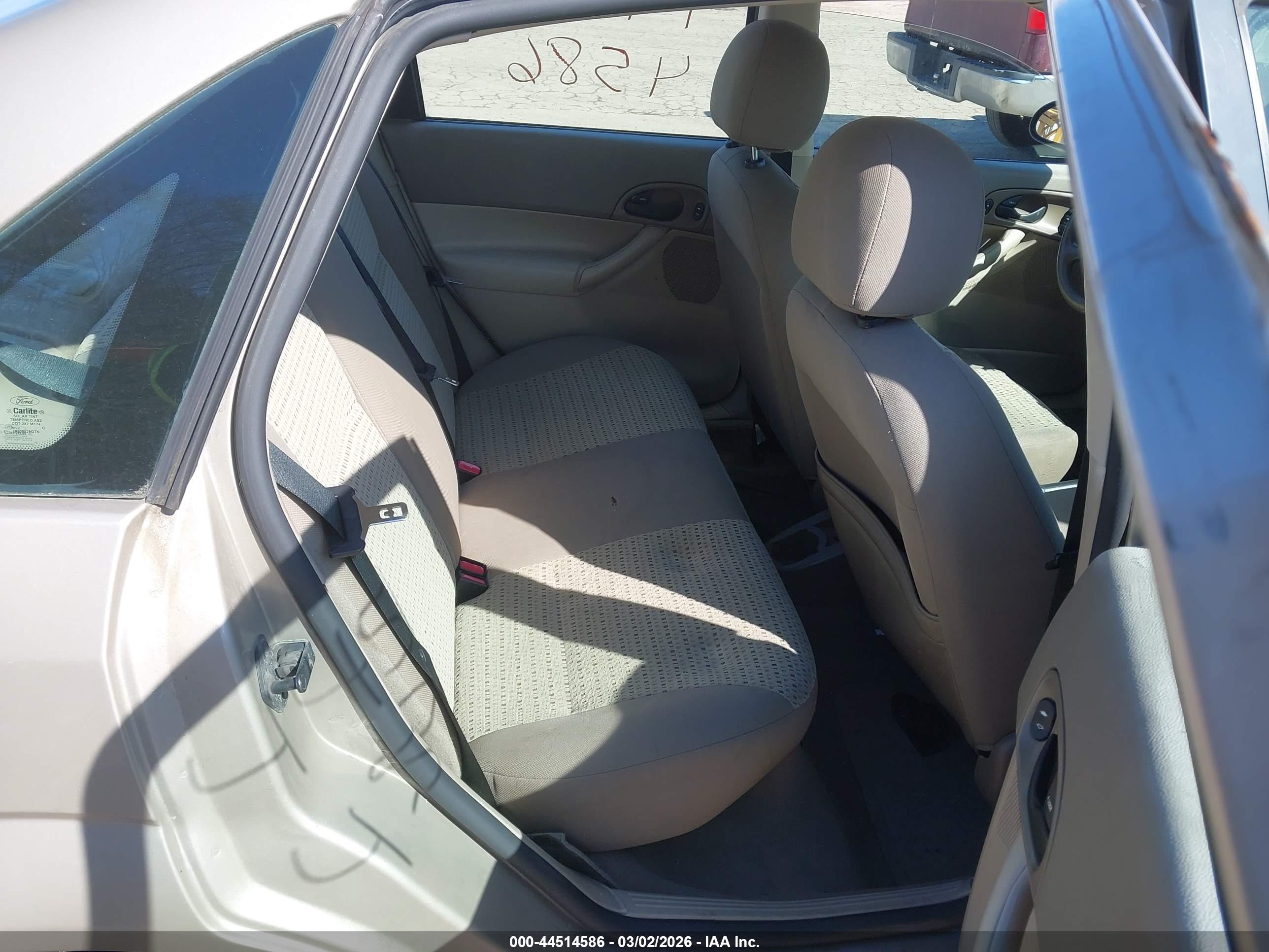 FORD FOCUS image 8