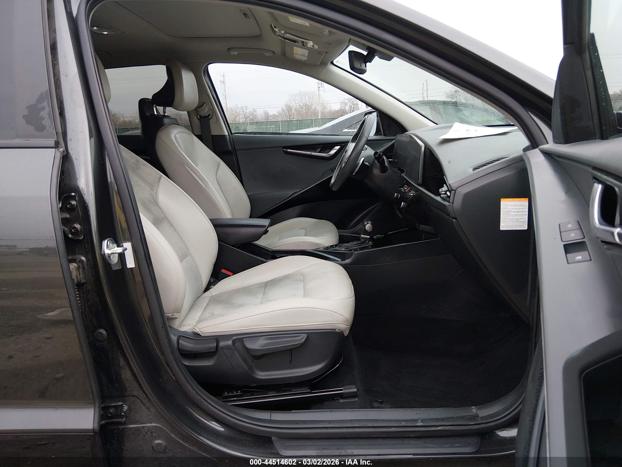 KIA NIRO image 5