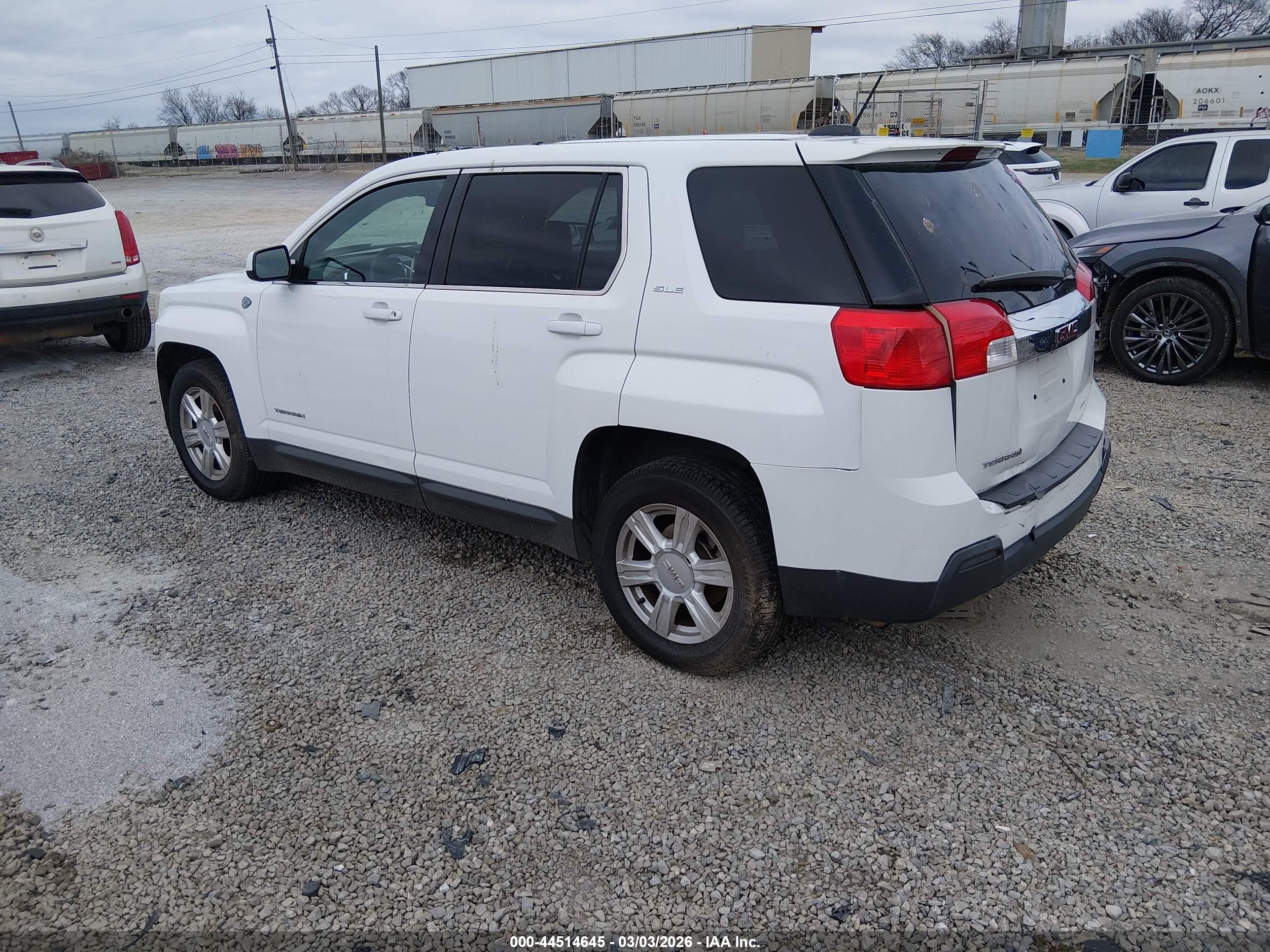 GMC TERRAIN image 3