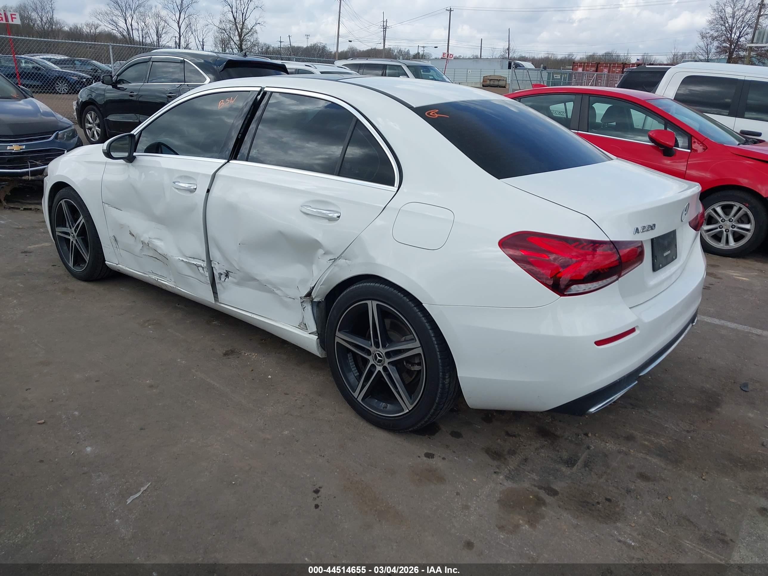 MERCEDES-BENZ A image 3