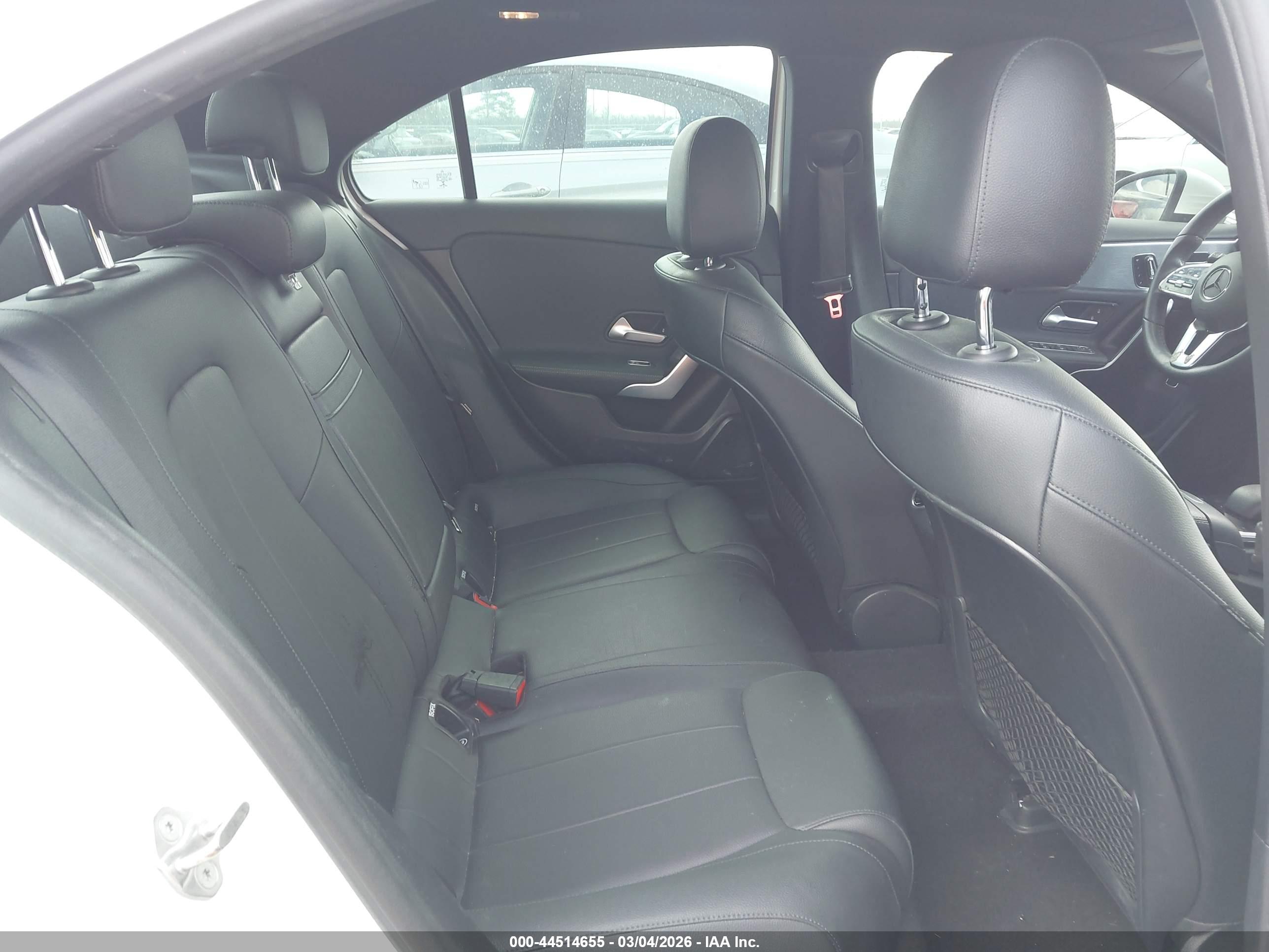 MERCEDES-BENZ A image 8