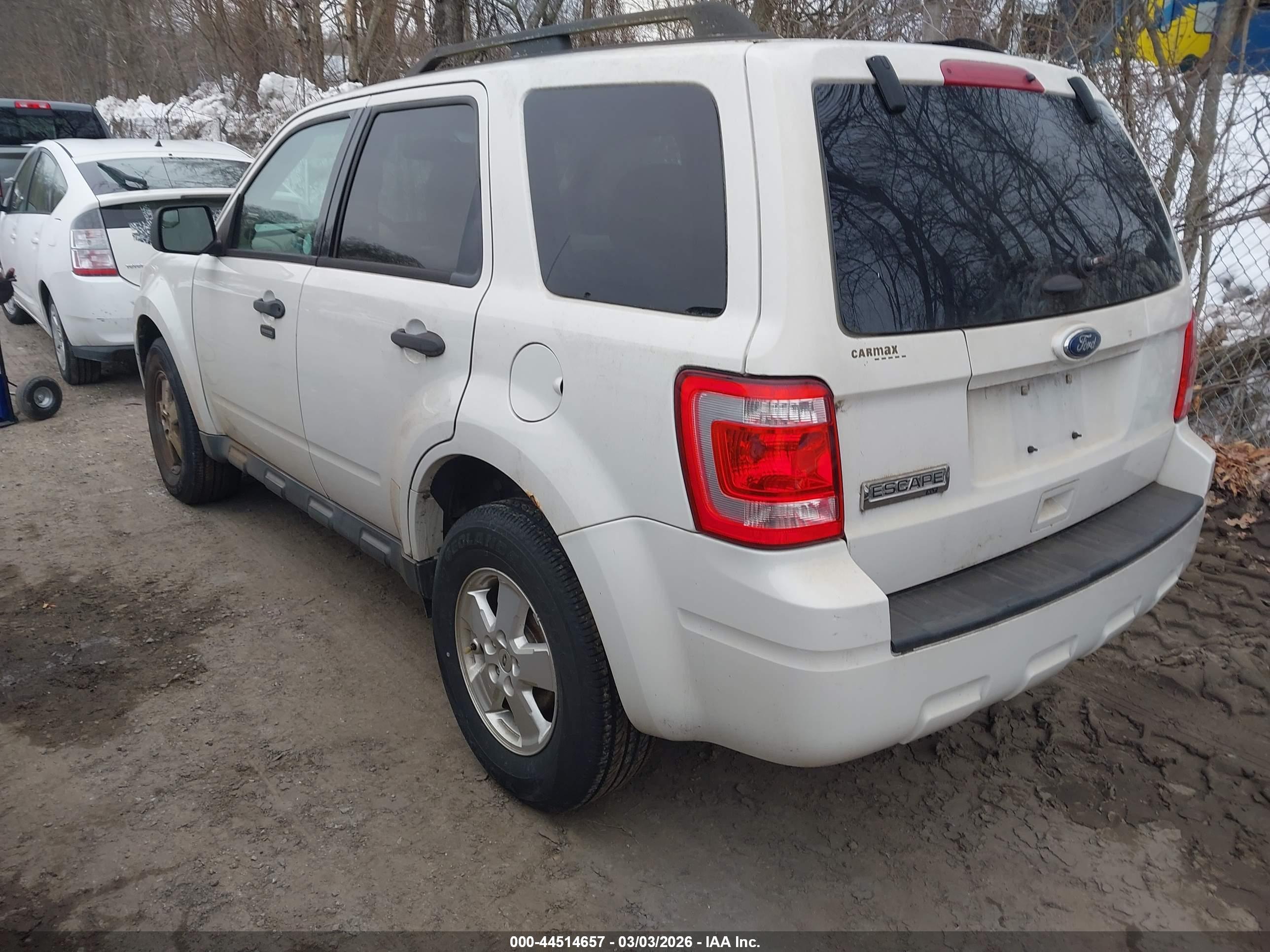 FORD ESCAPE image 3