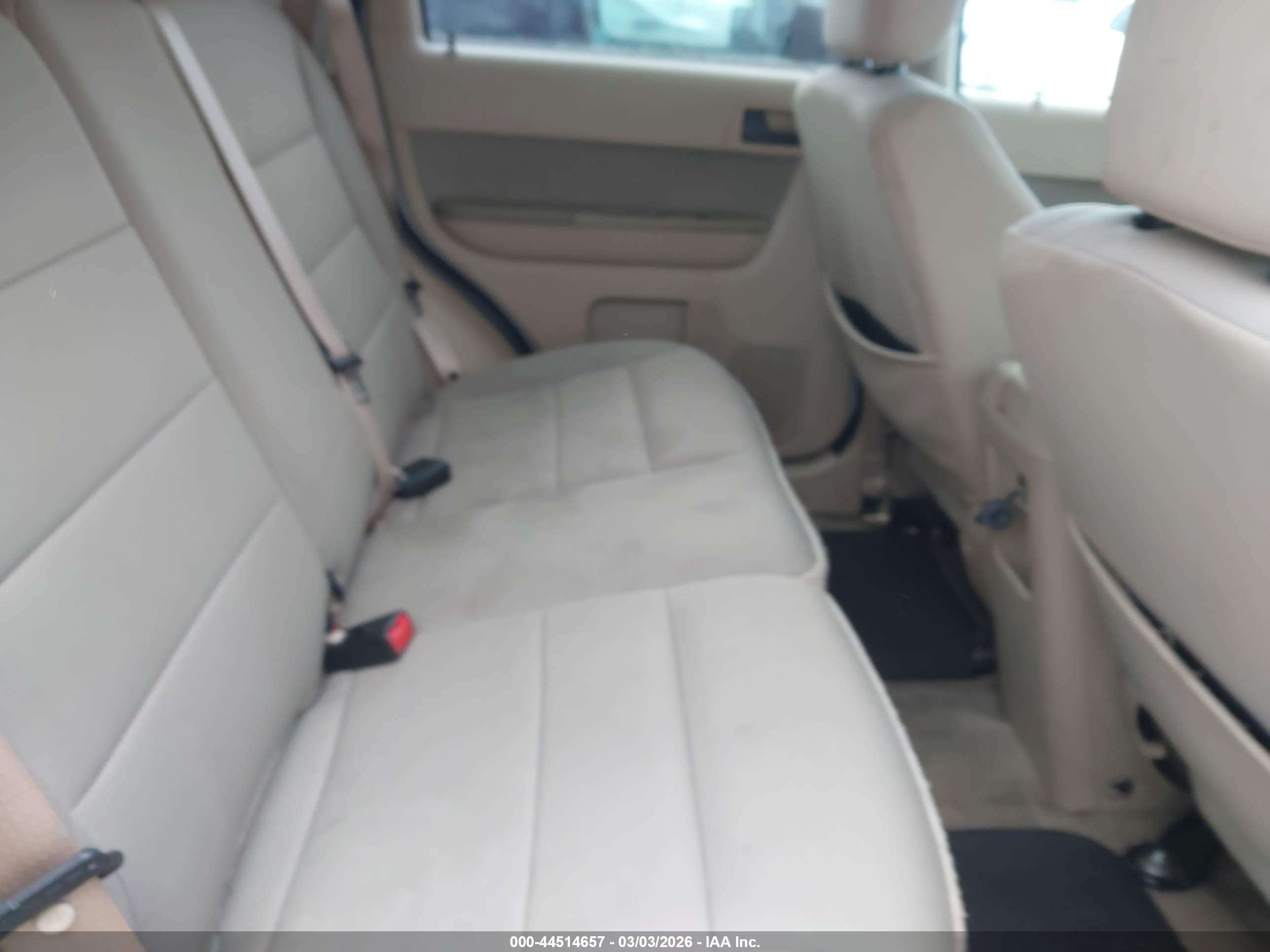 FORD ESCAPE image 8
