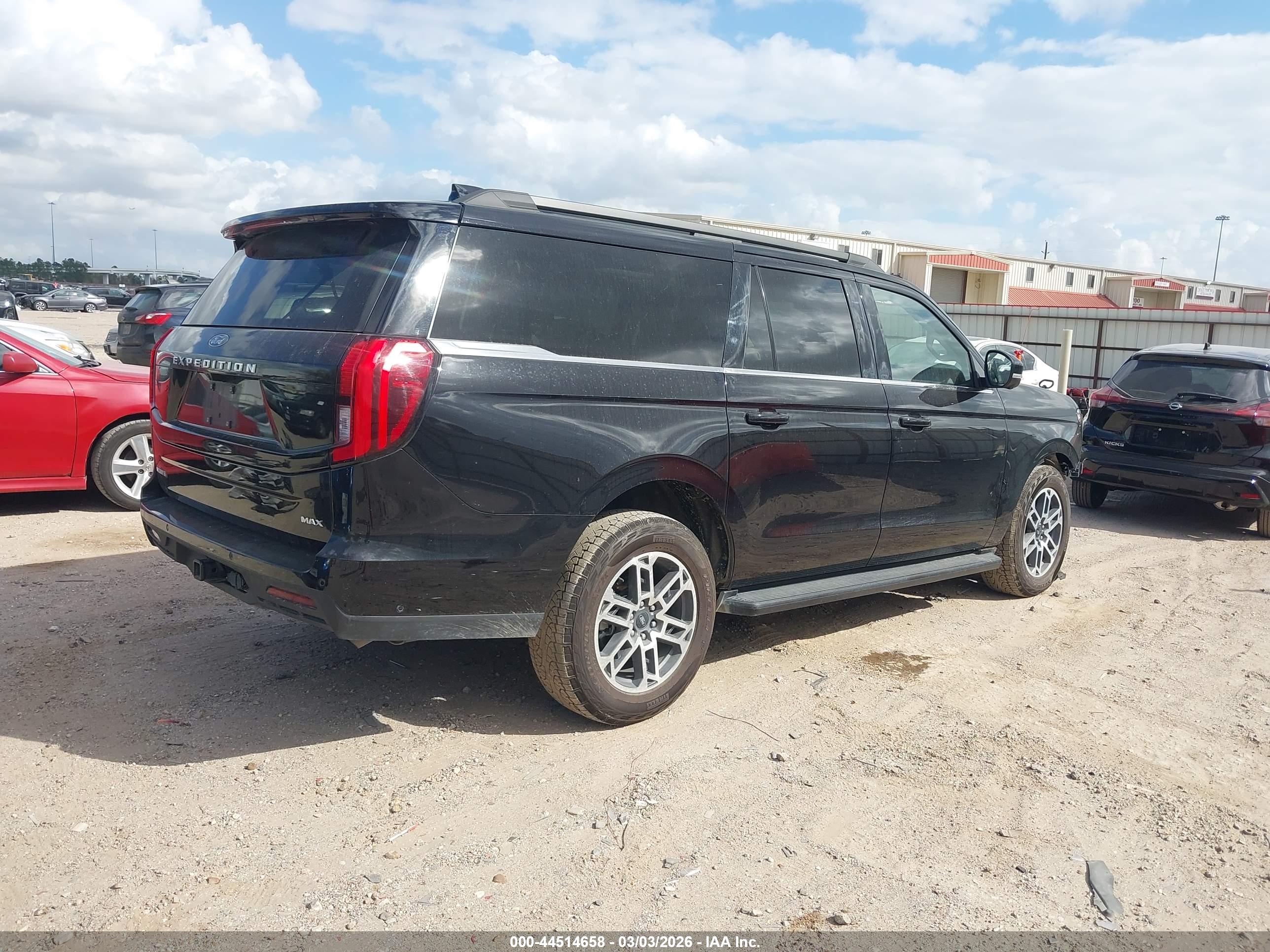 FORD EXPEDITION image 4