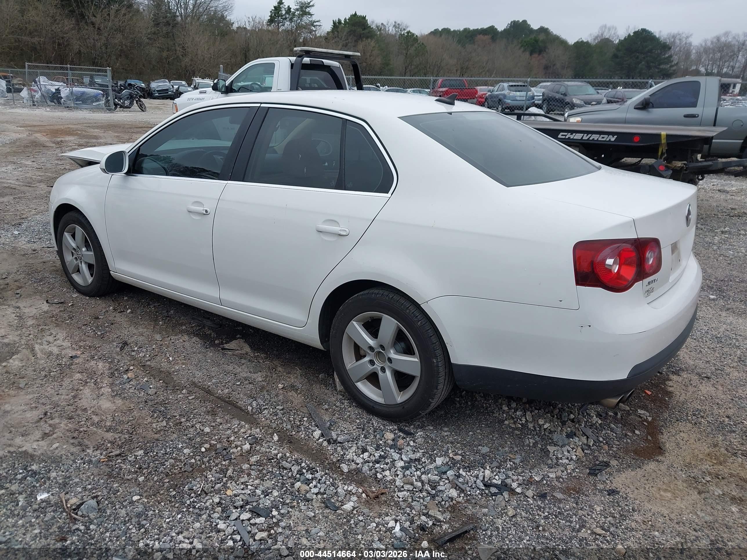 VOLKSWAGEN JETTA image 3