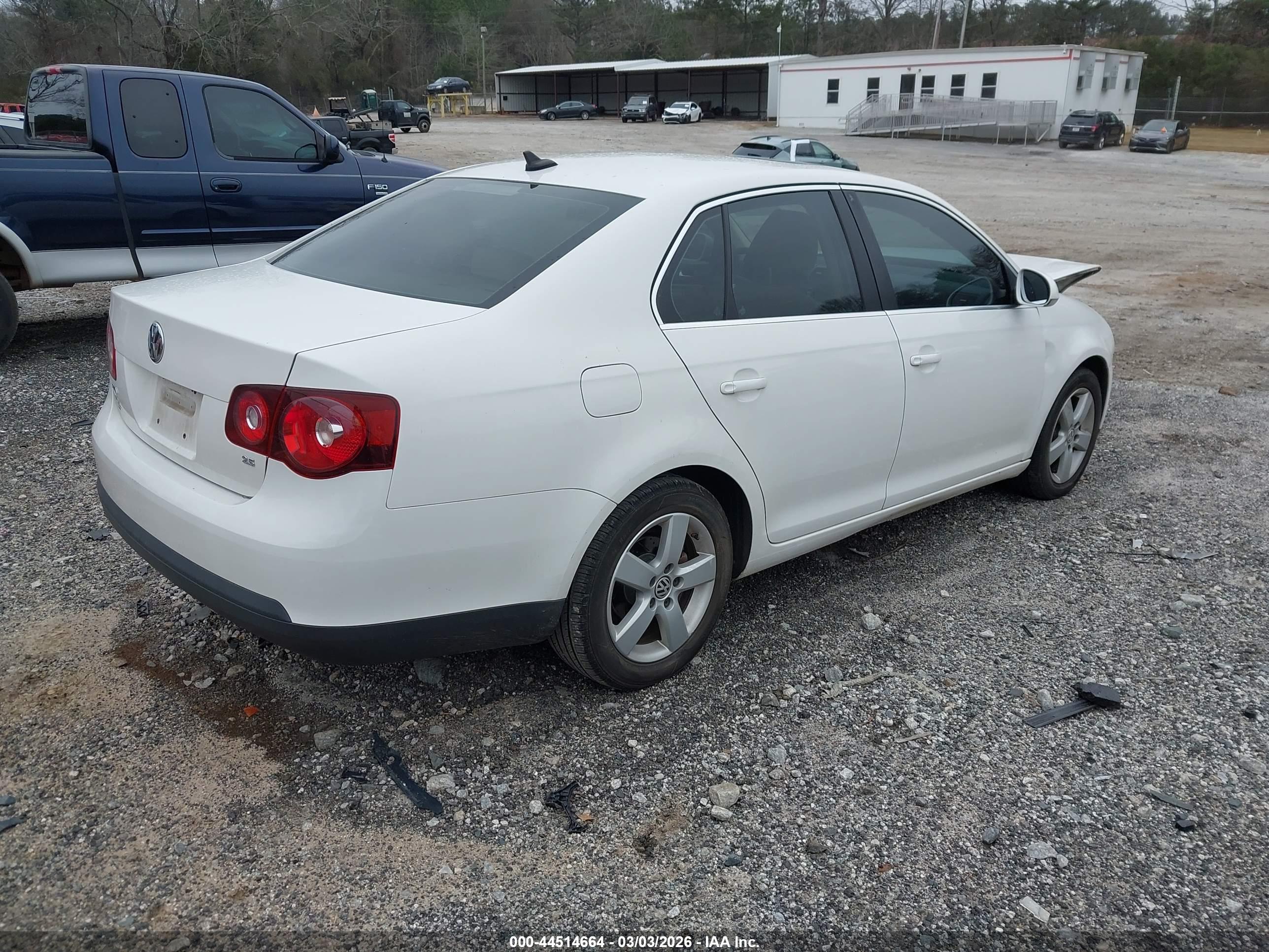 VOLKSWAGEN JETTA image 4
