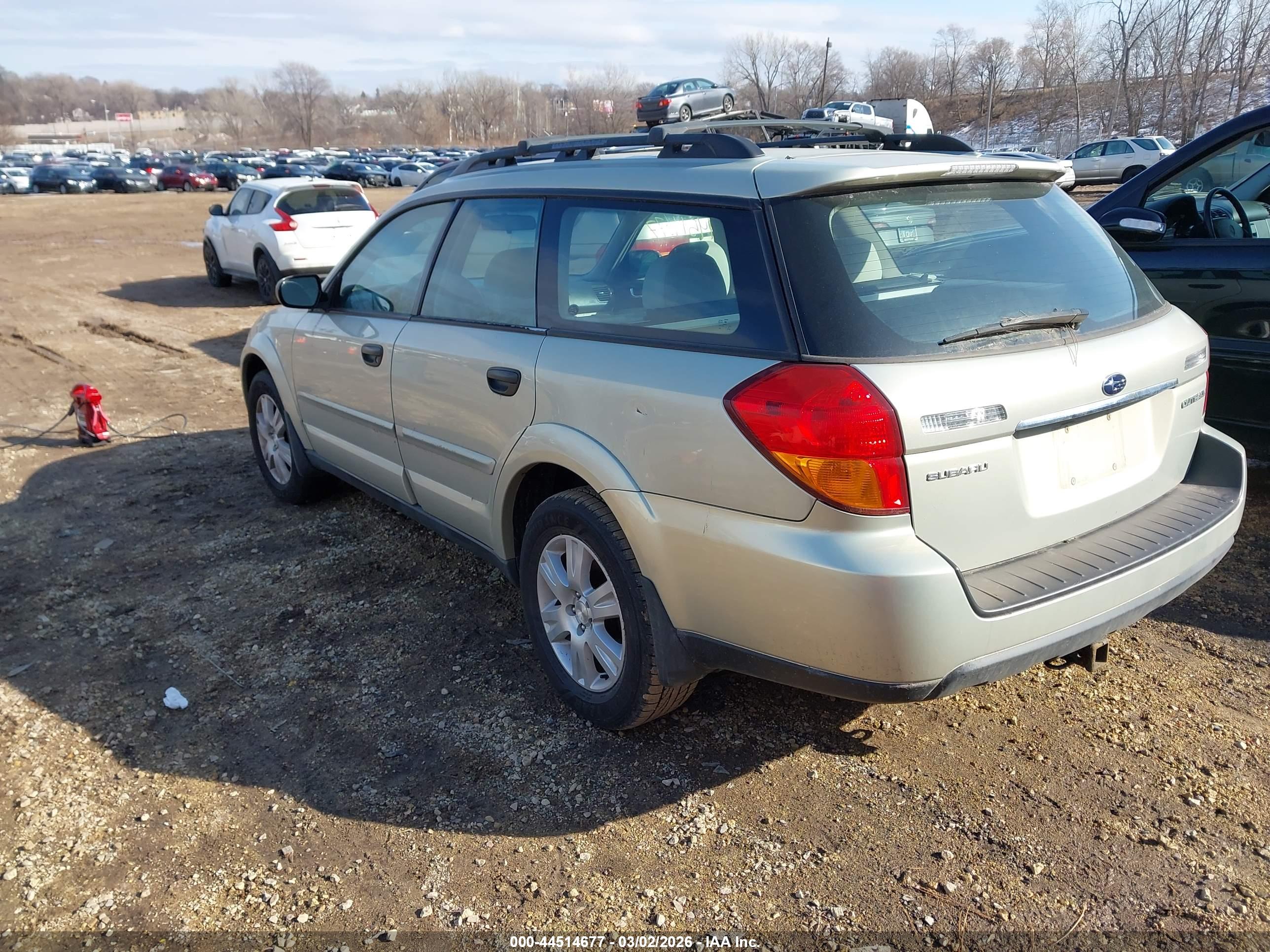 SUBARU OUTBACK image 3