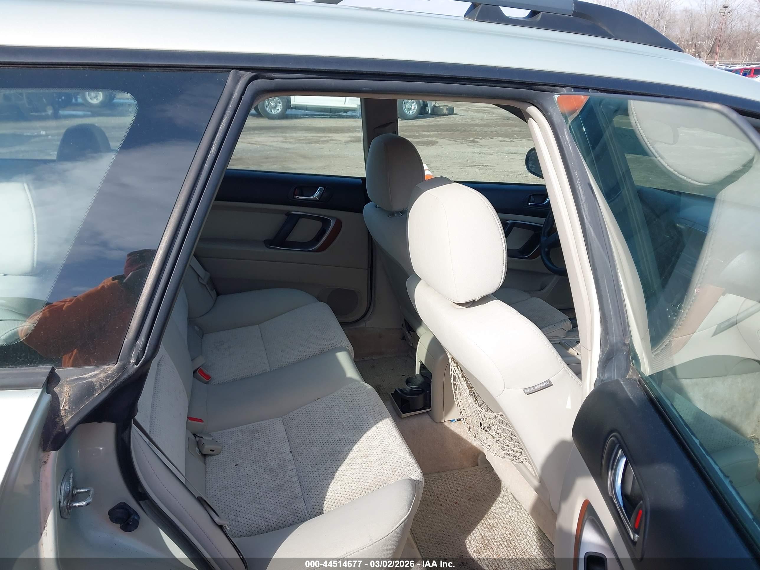 SUBARU OUTBACK image 8