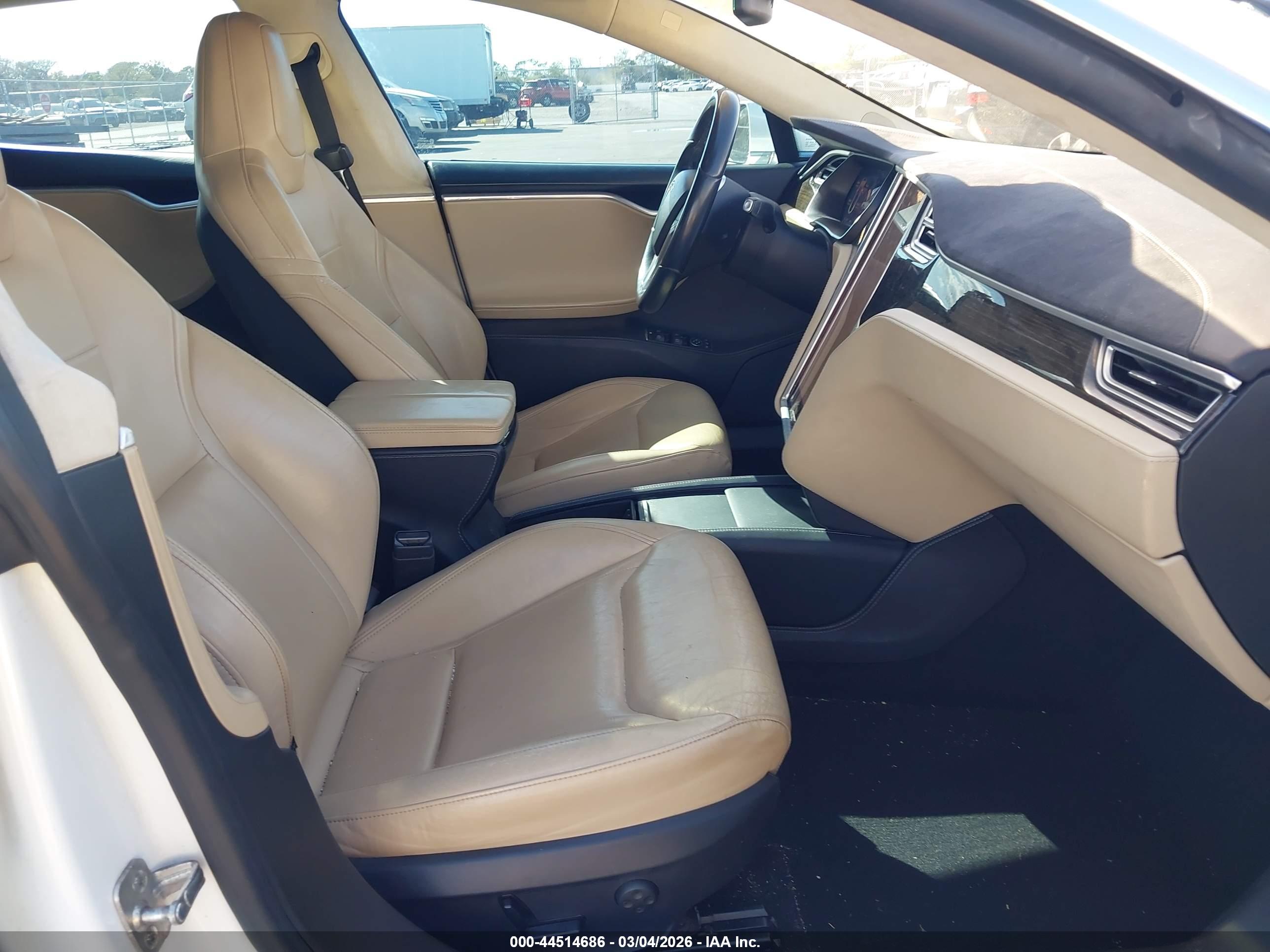 TESLA MODEL image 5