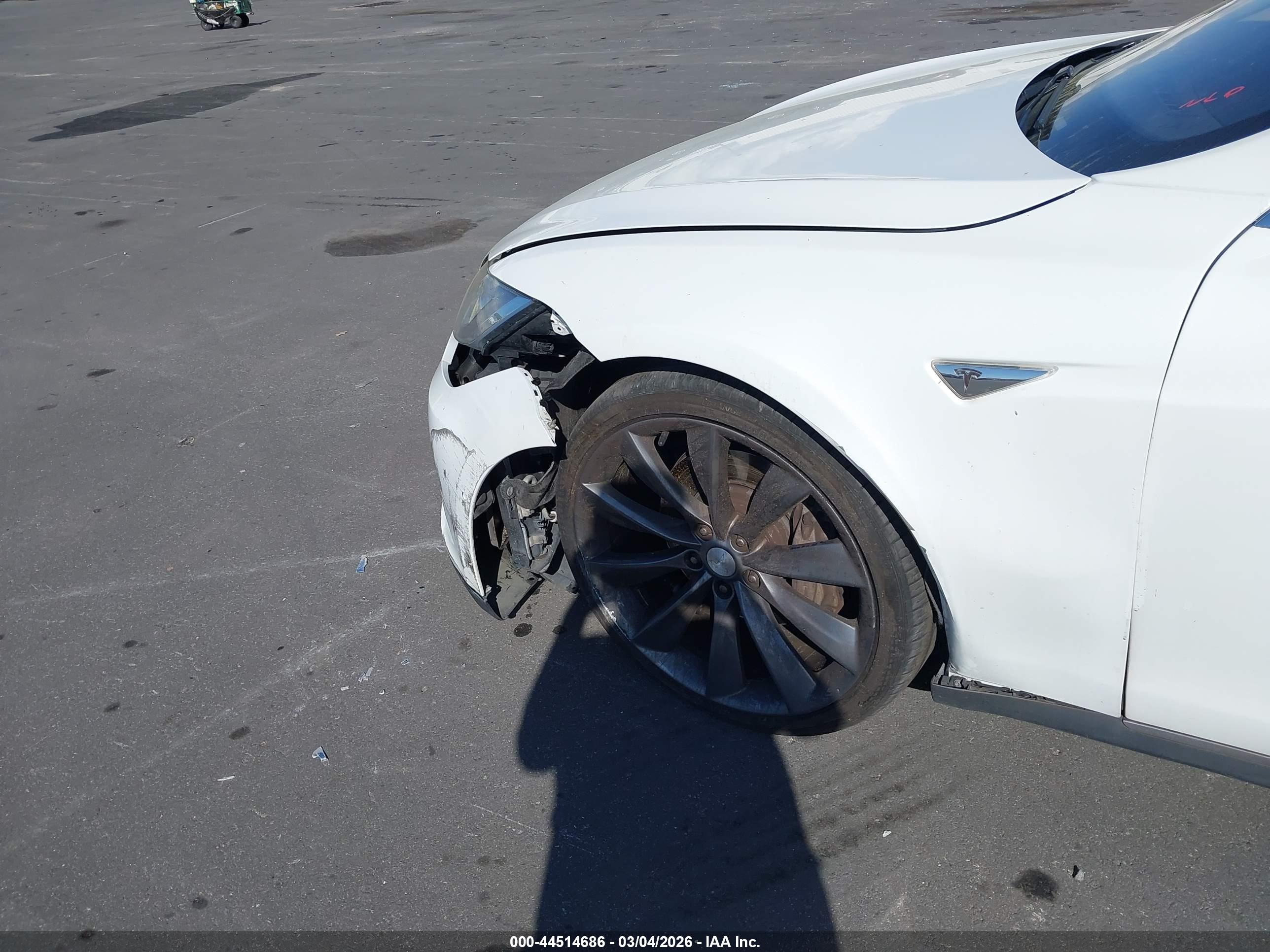 TESLA MODEL image 6