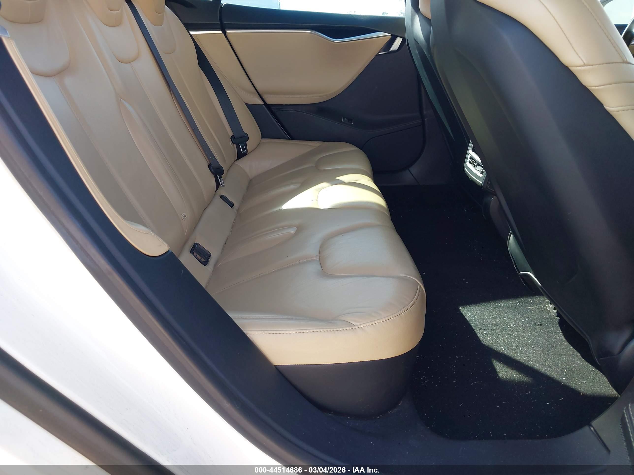 TESLA MODEL image 8