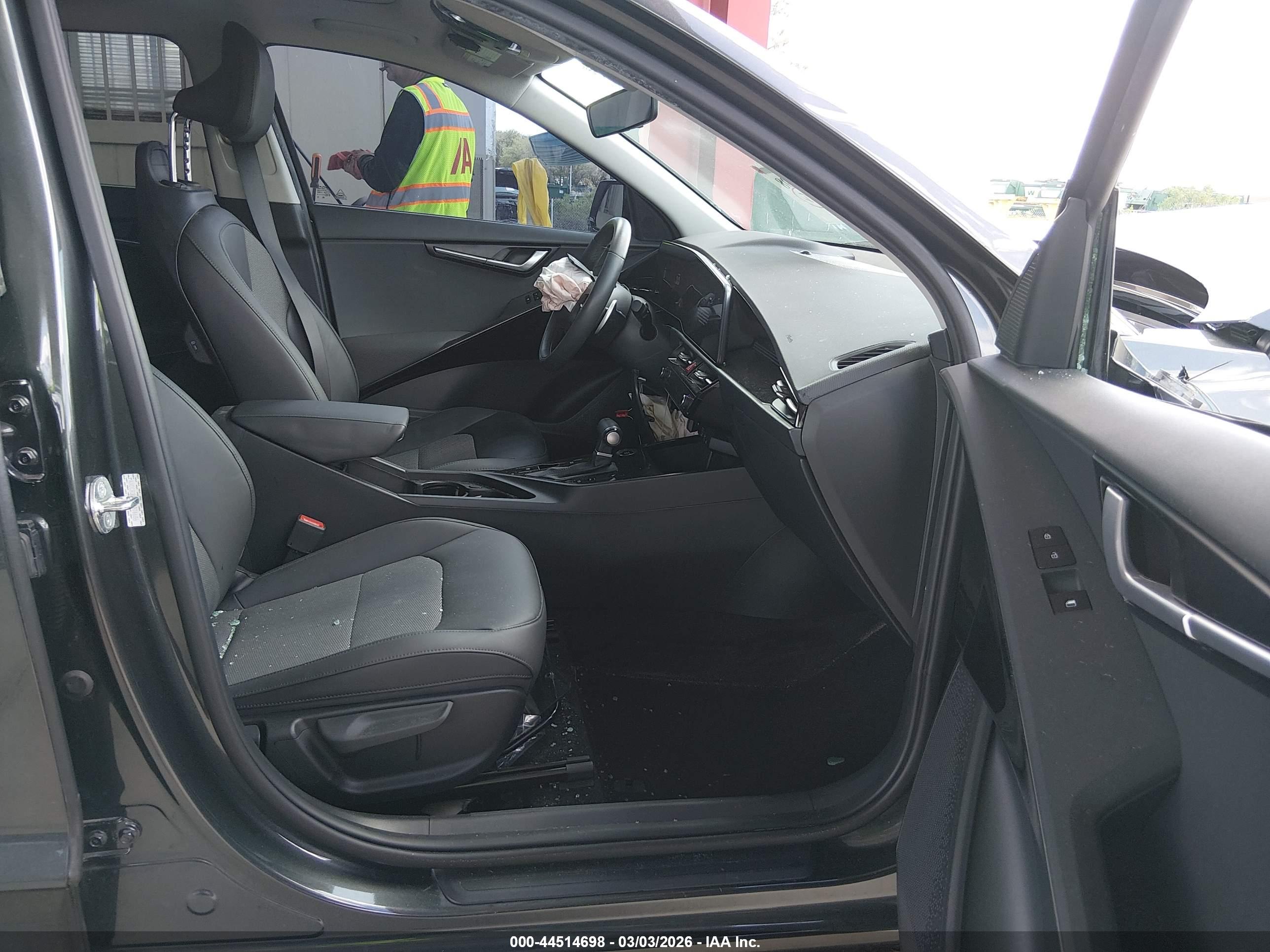 KIA NIRO image 5