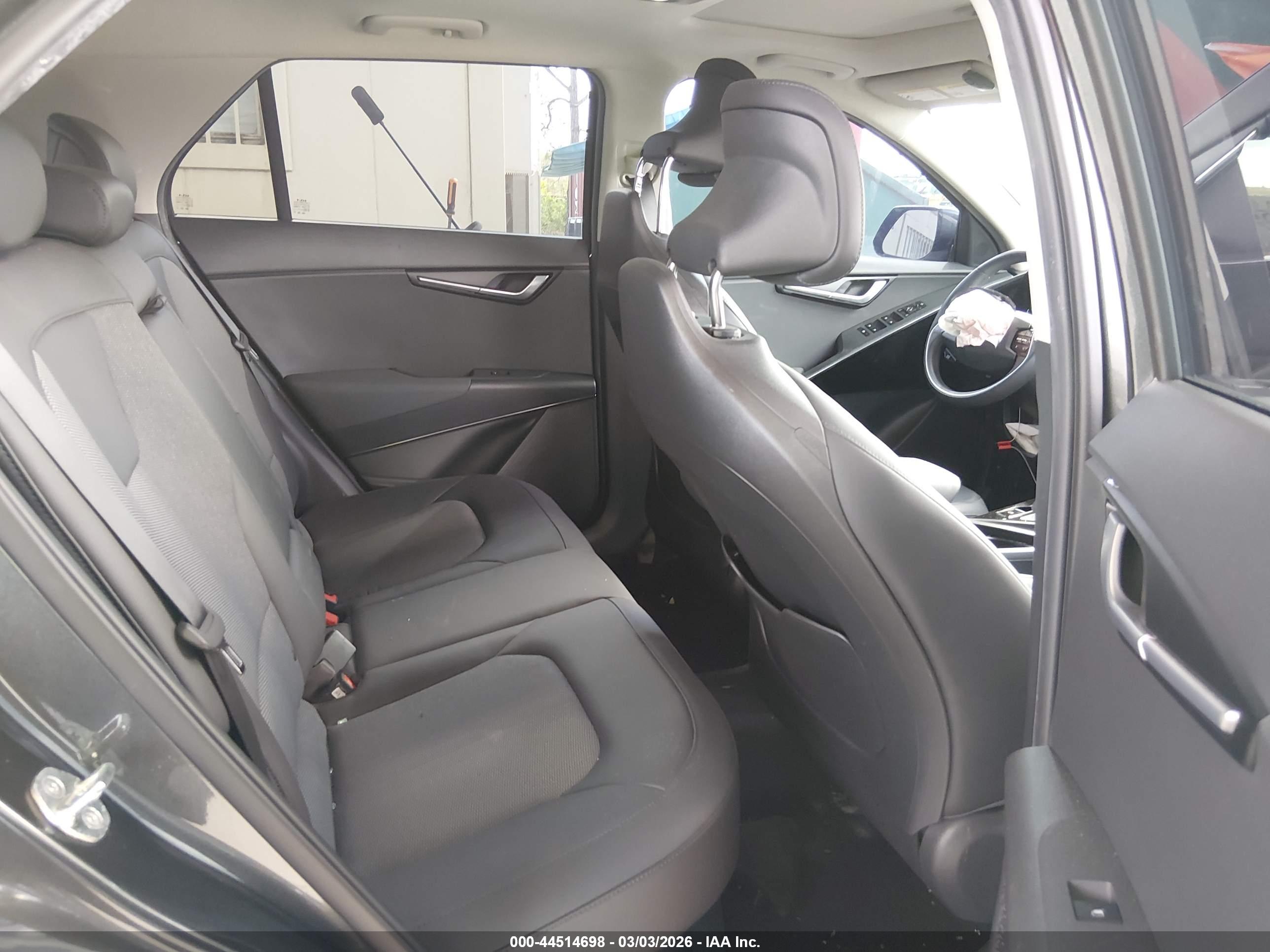 KIA NIRO image 8