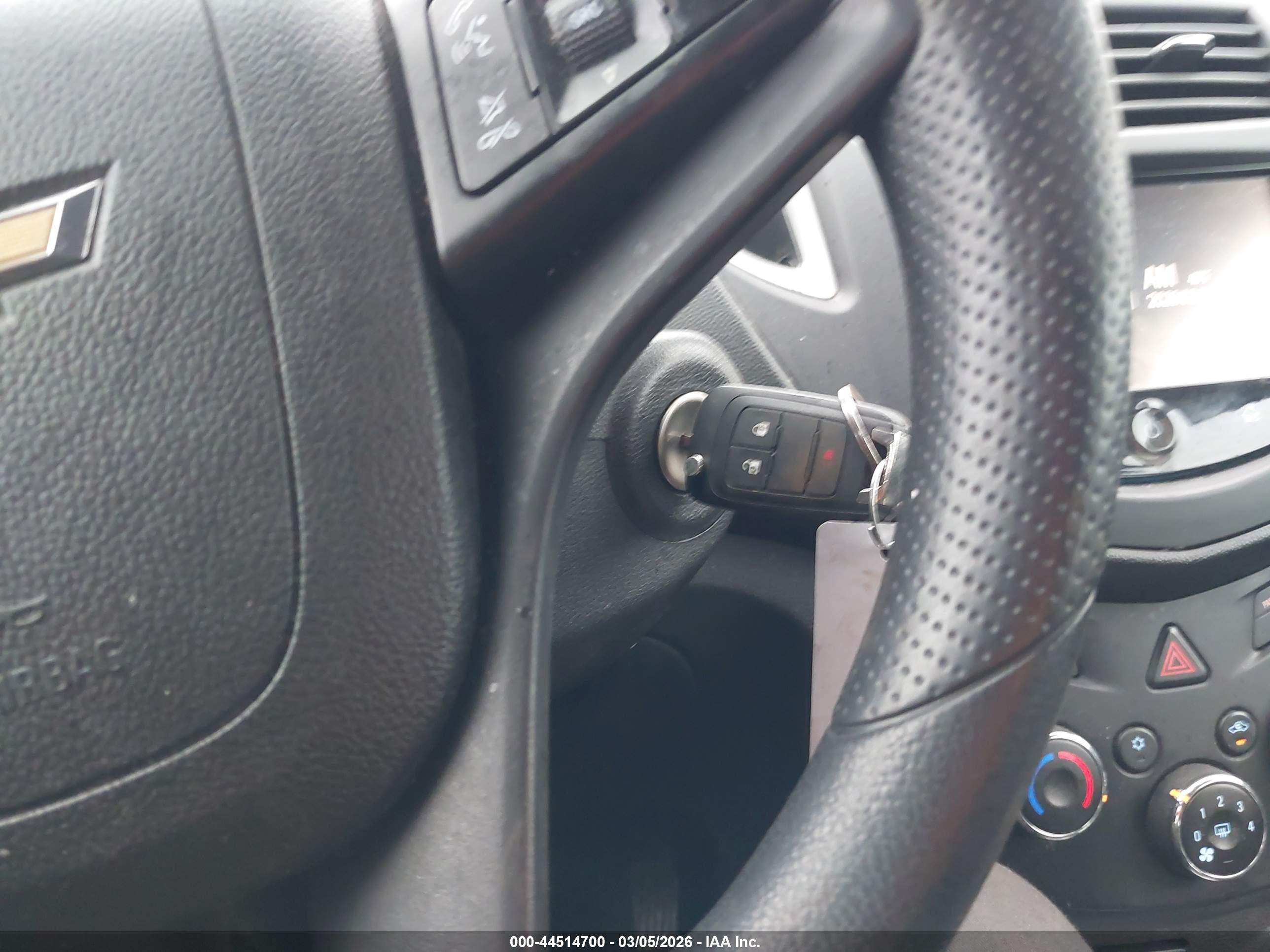 CHEVROLET TRAX image 11