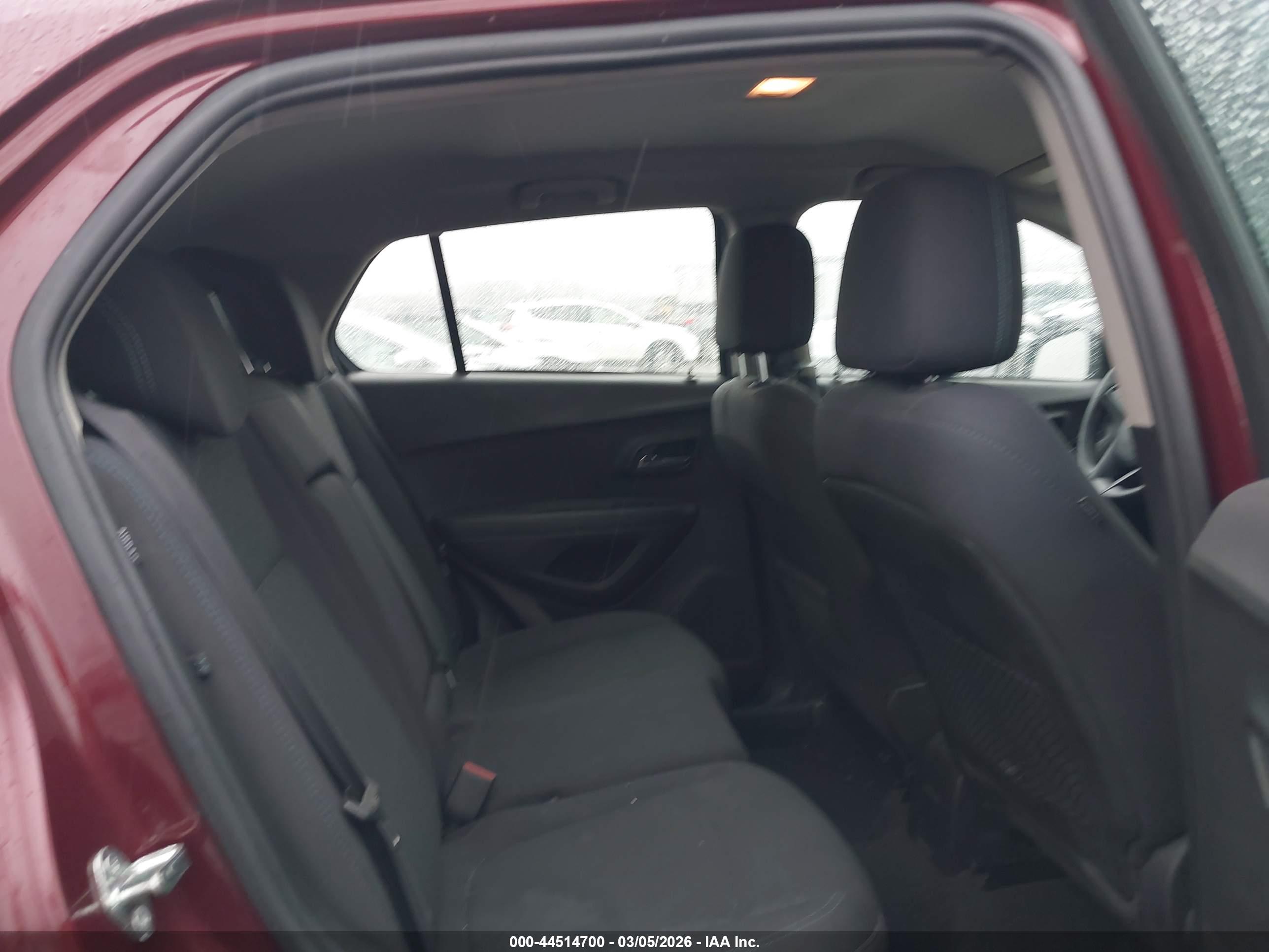CHEVROLET TRAX image 8