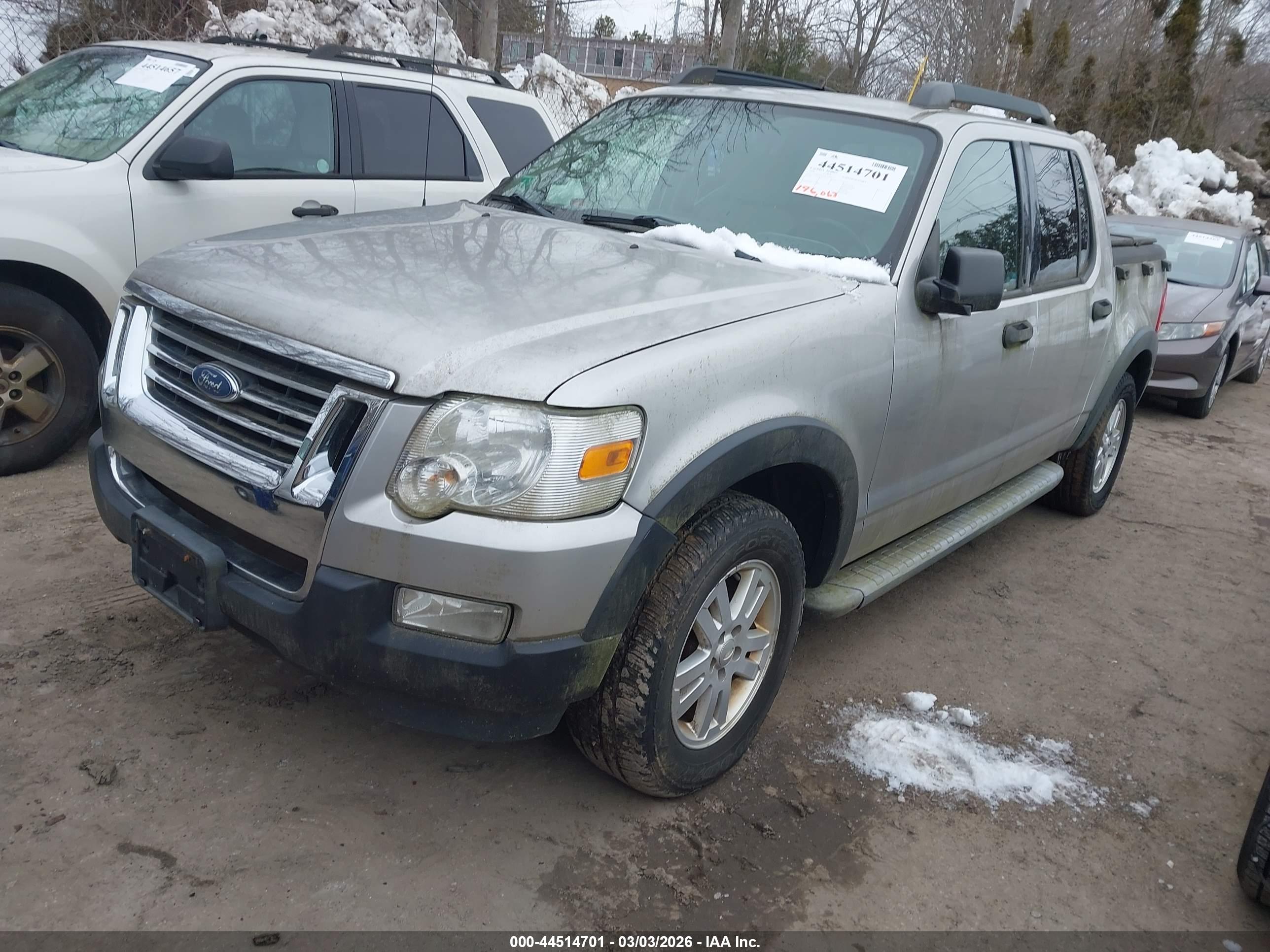 FORD EXPLORER image 2