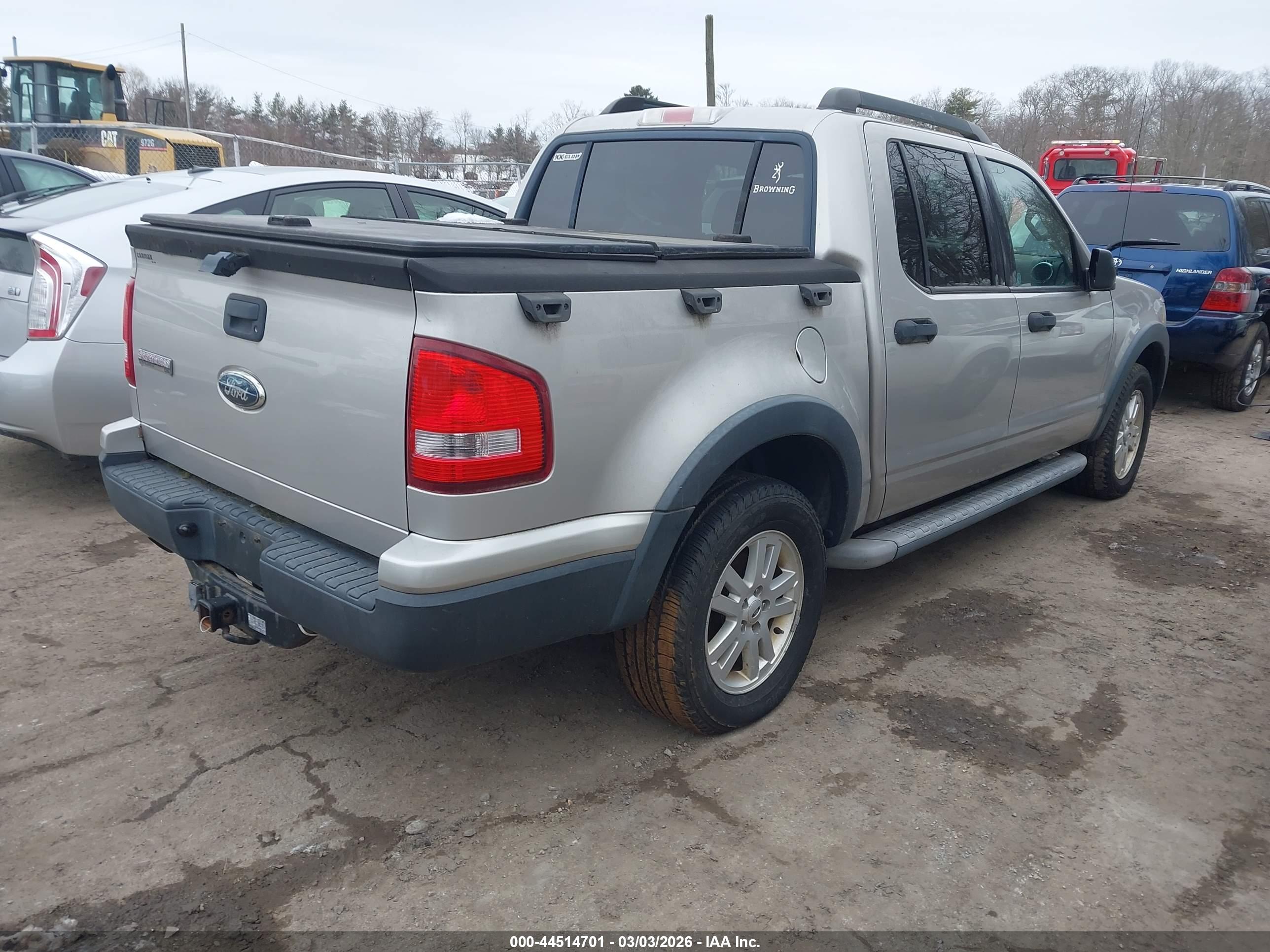 FORD EXPLORER image 4