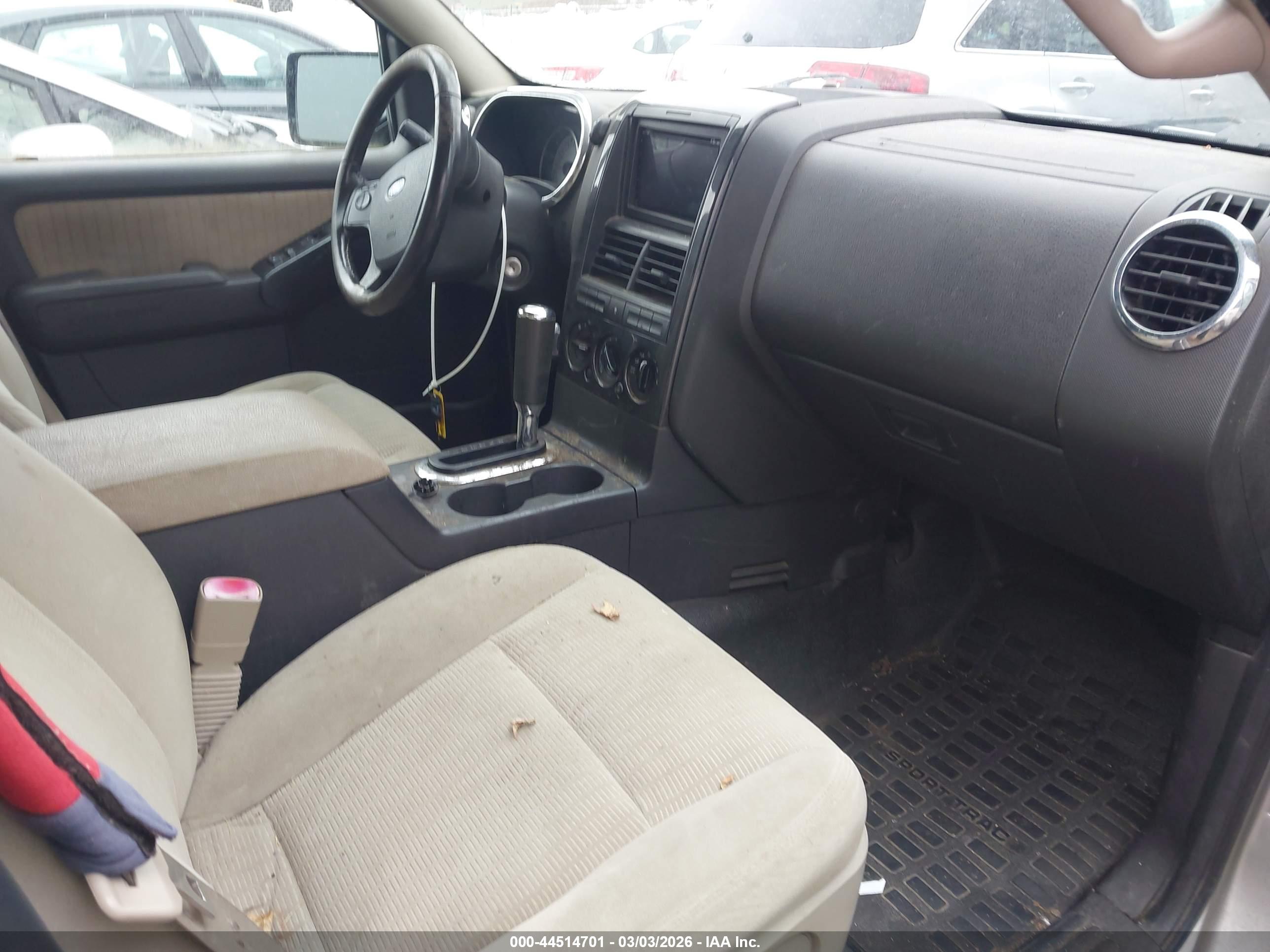 FORD EXPLORER image 5