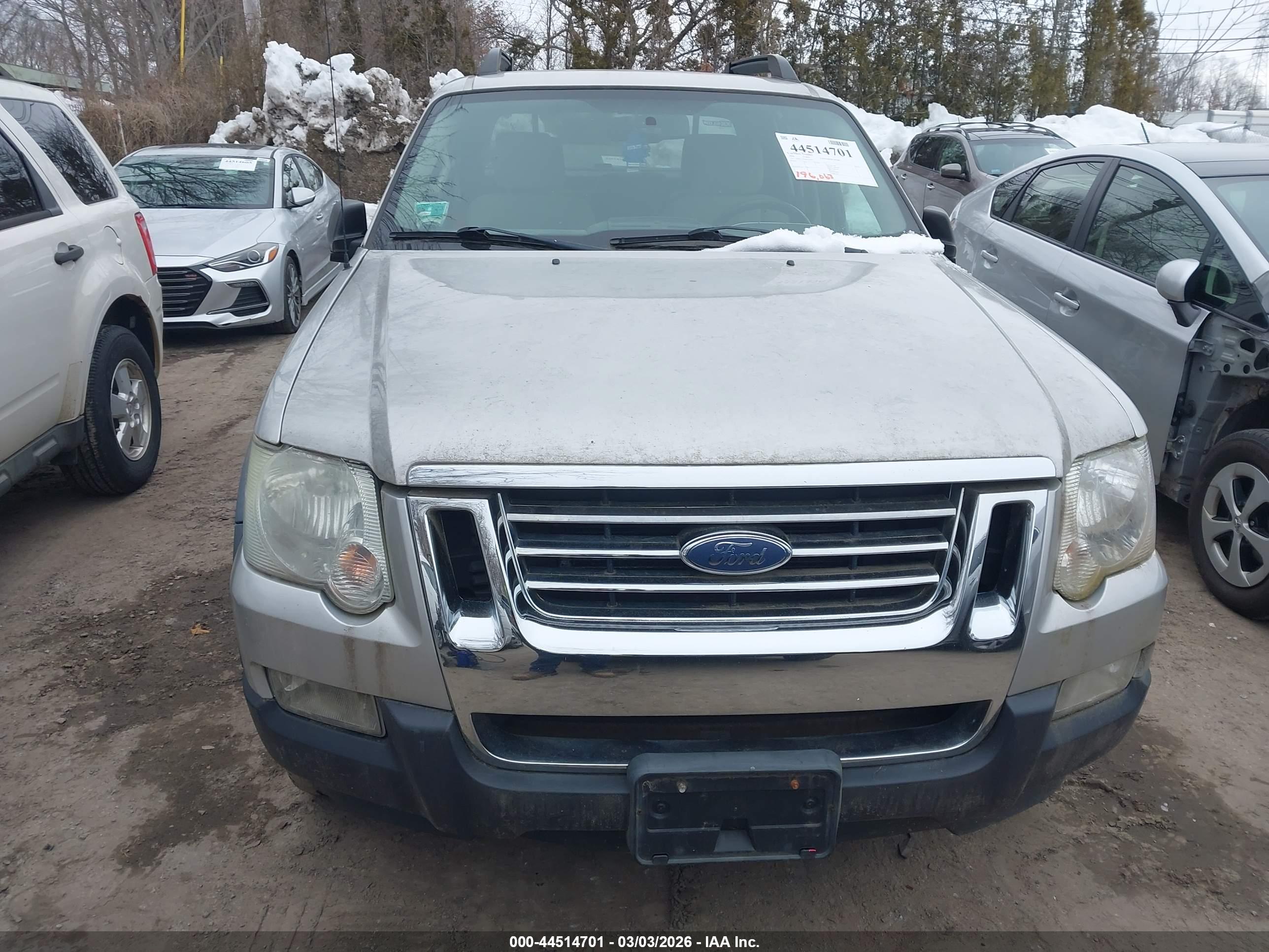 FORD EXPLORER image 6