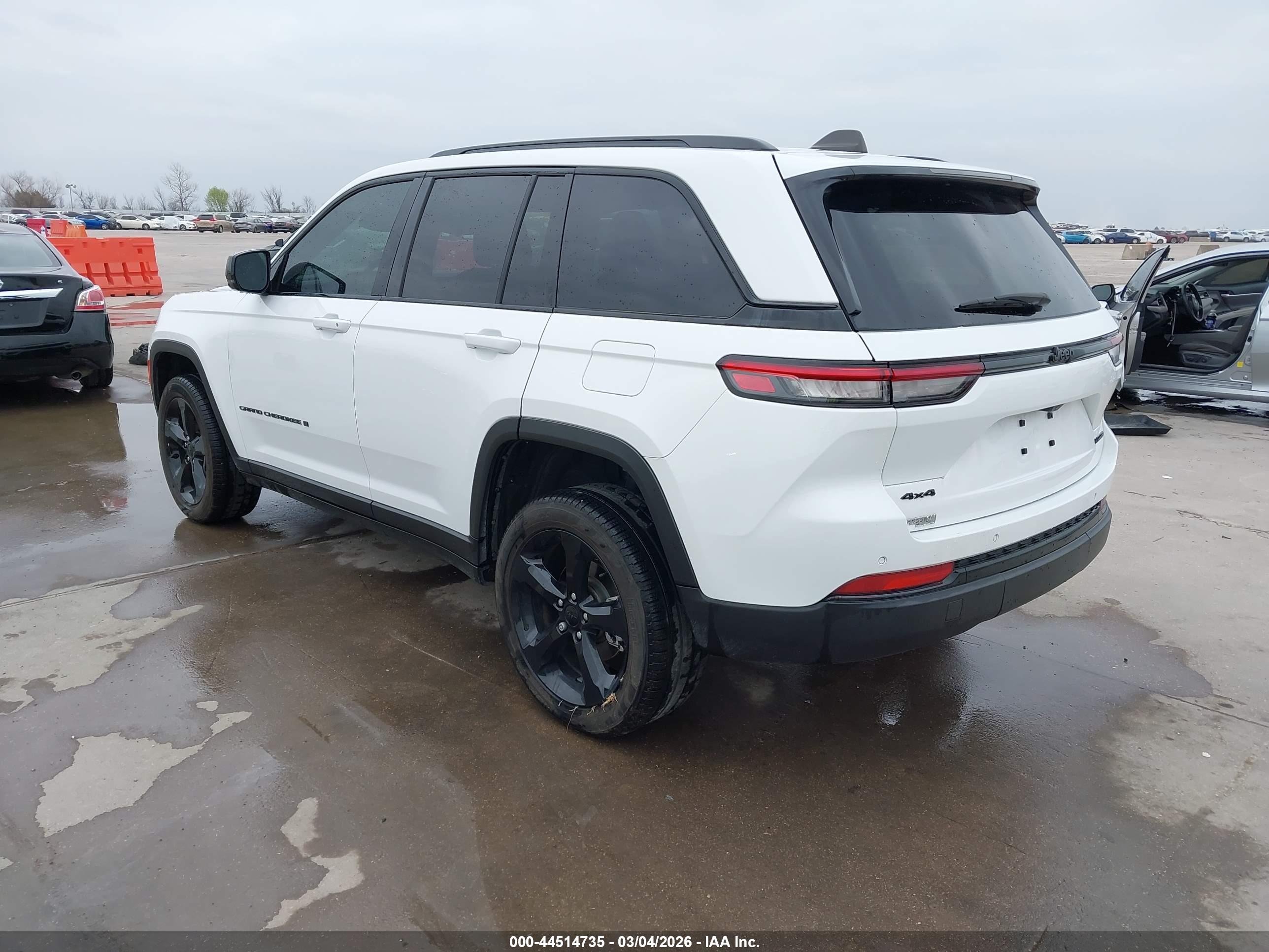JEEP GRAND image 3