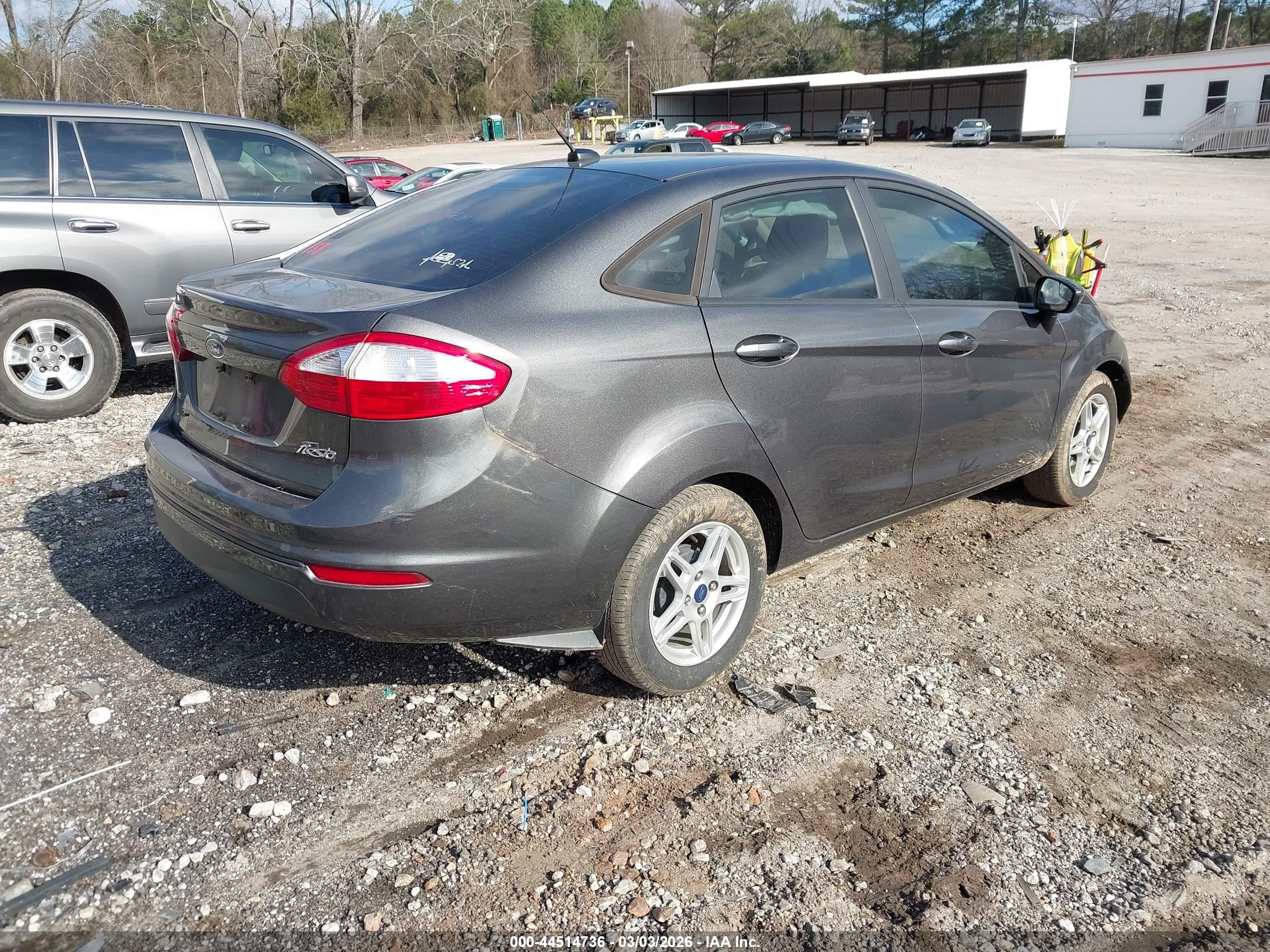 FORD FIESTA image 4