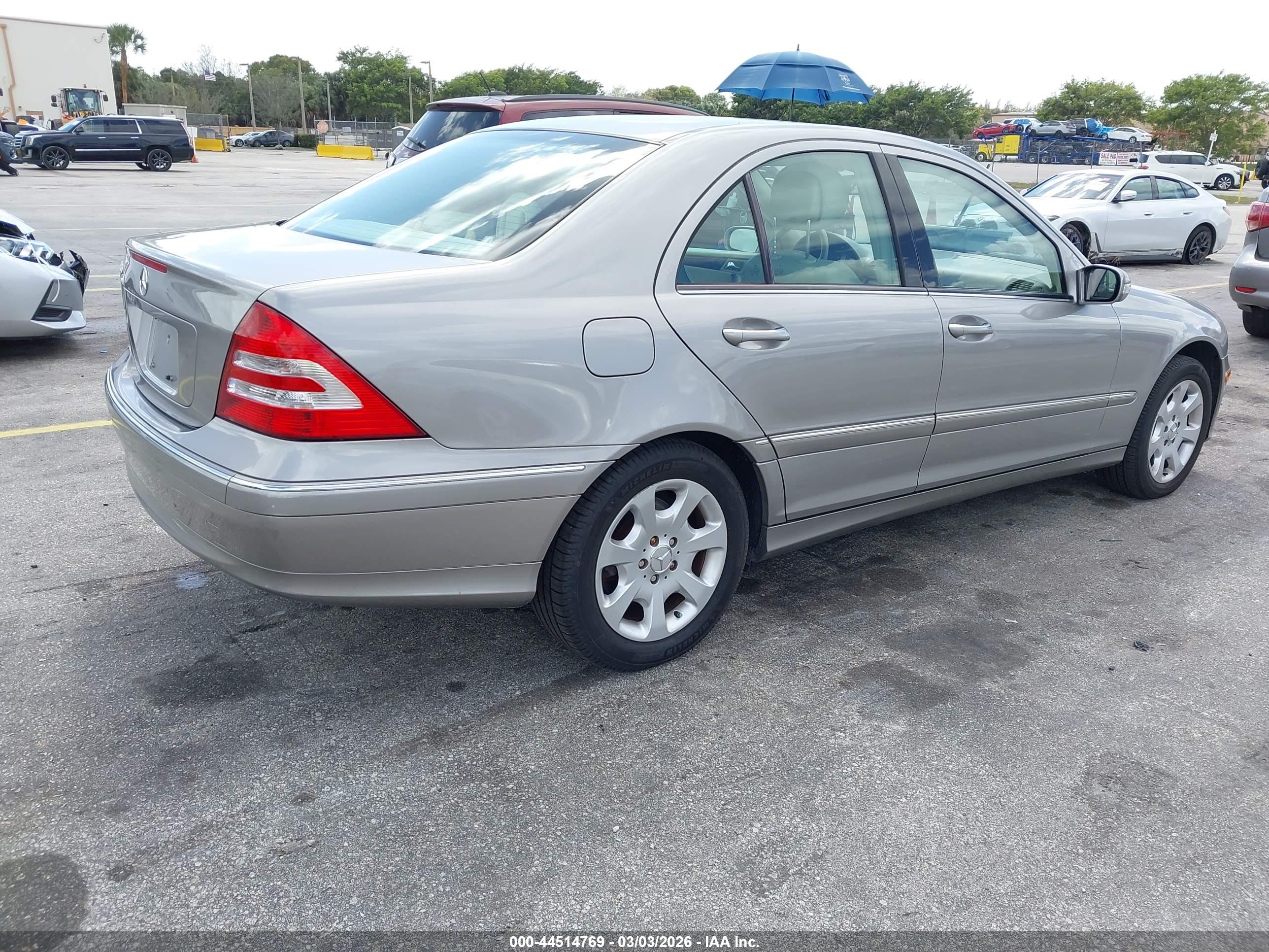 MERCEDES-BENZ C image 4