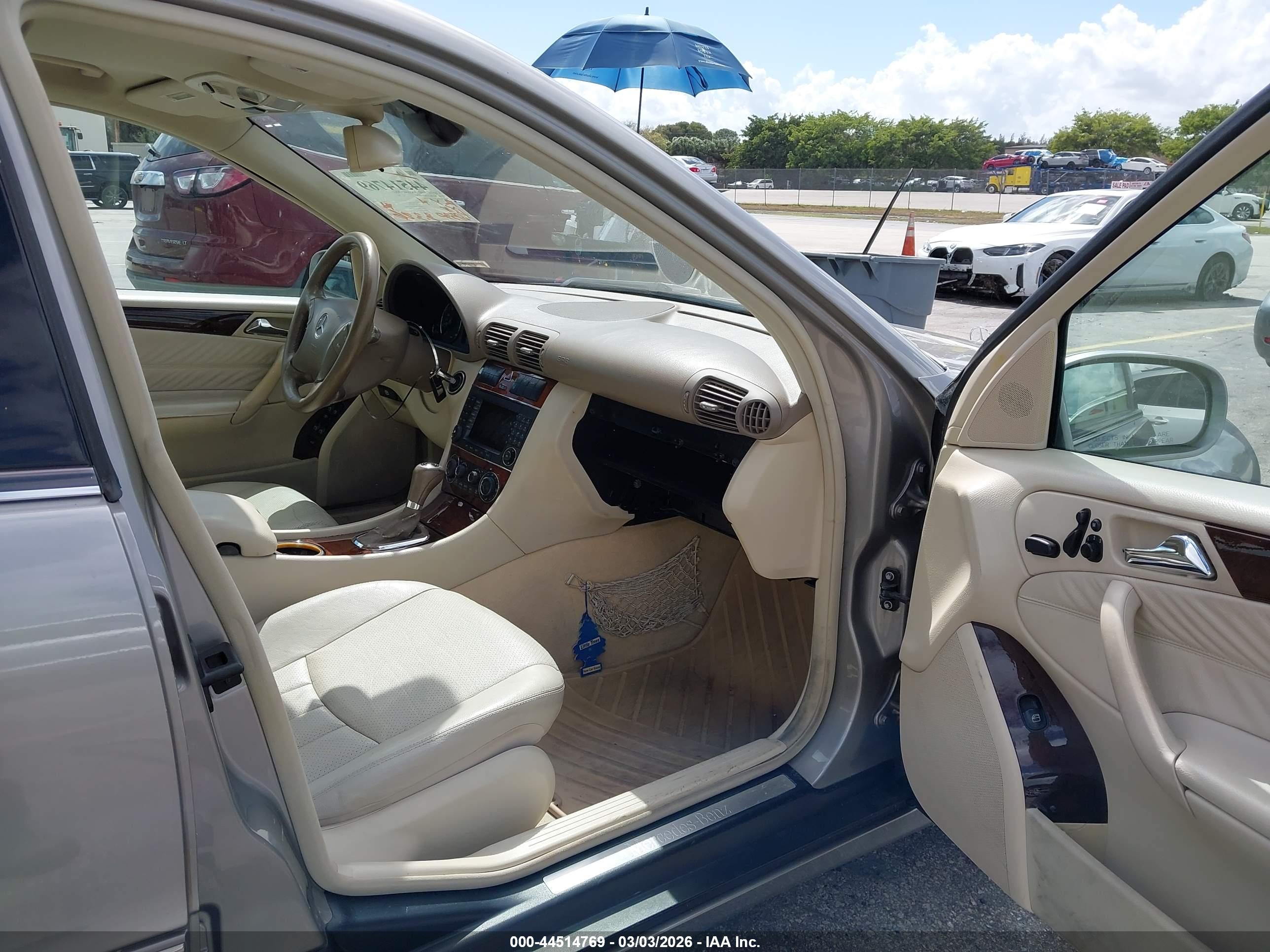MERCEDES-BENZ C image 5