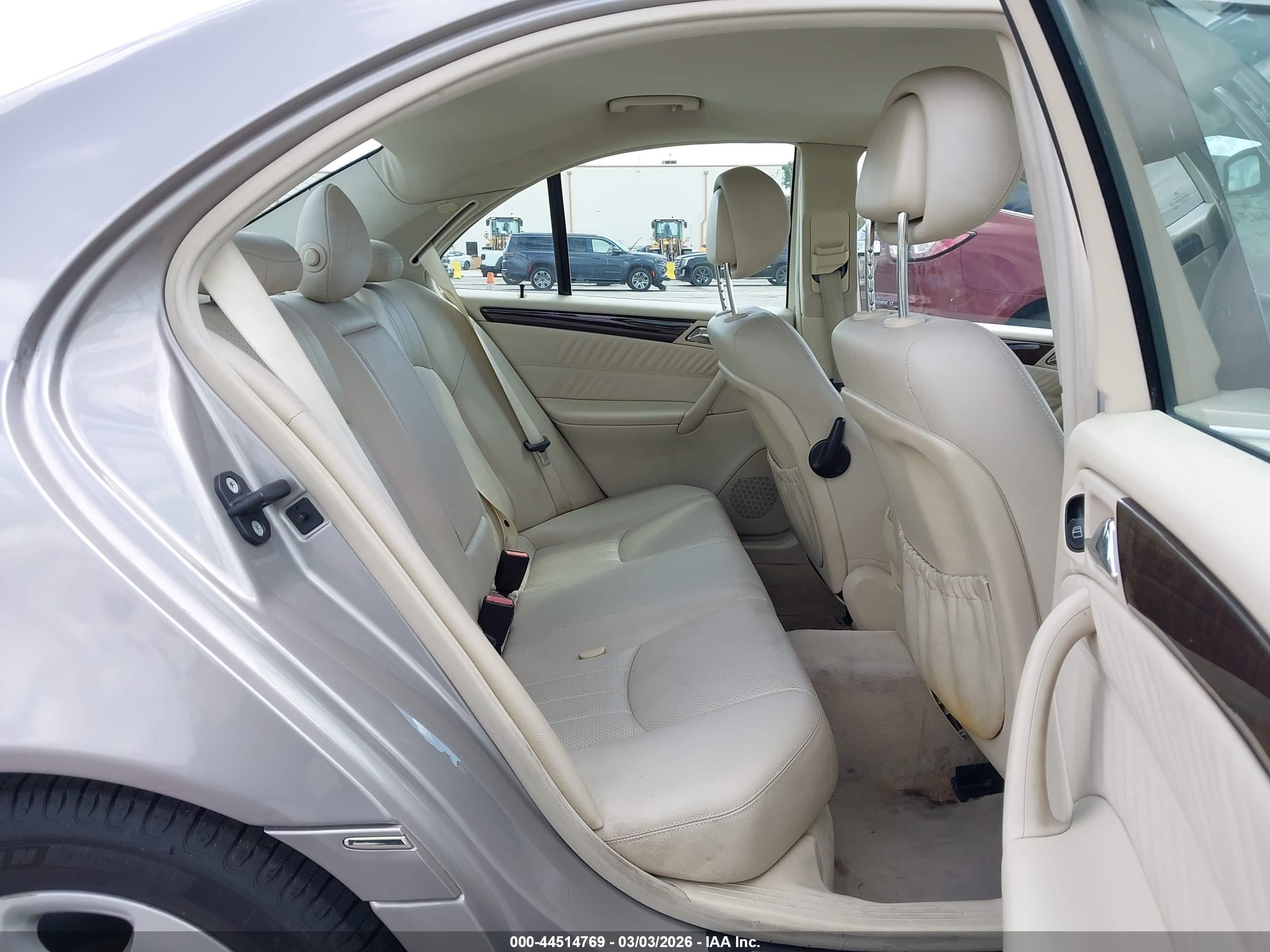 MERCEDES-BENZ C image 8