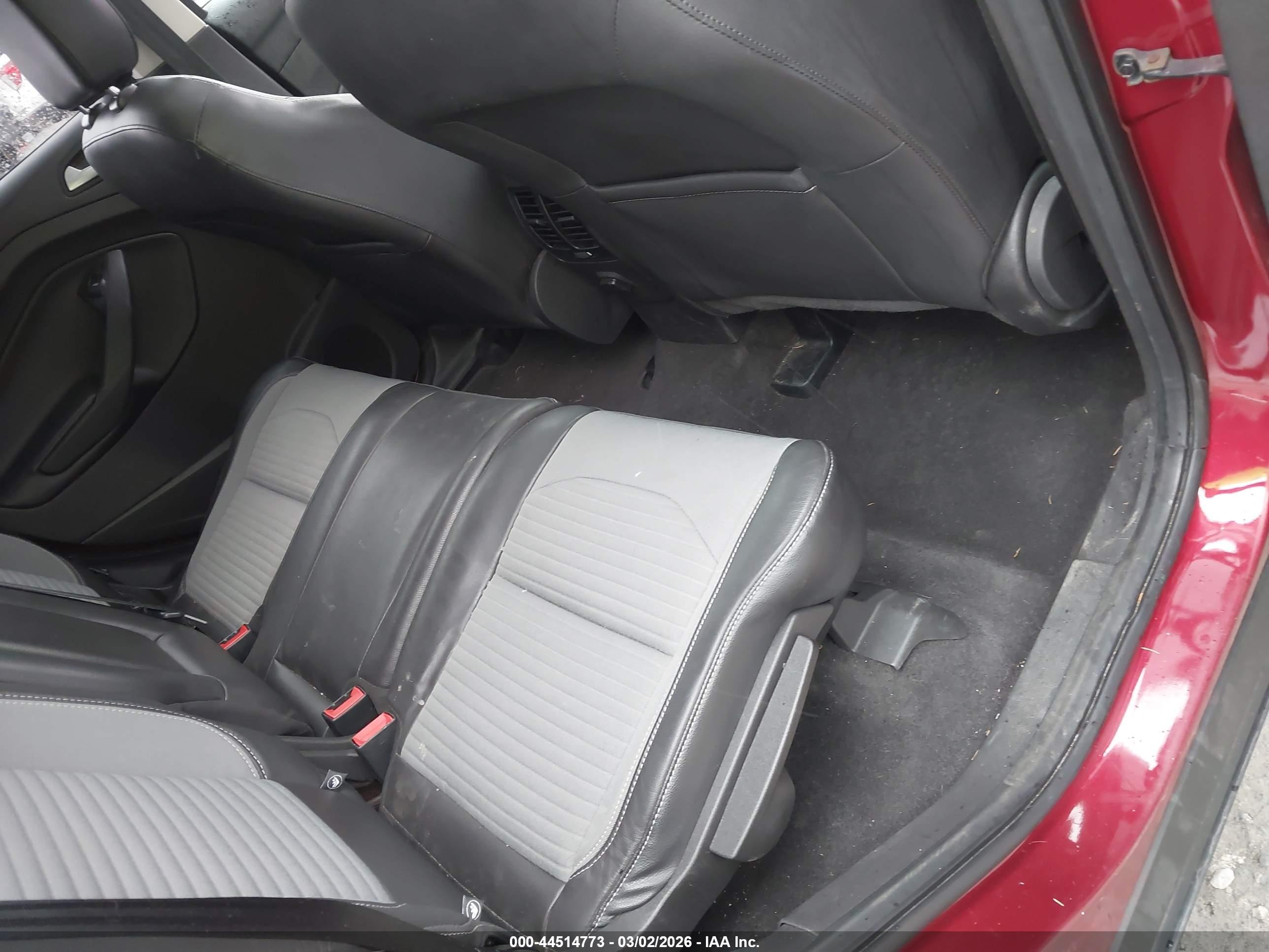 FORD ESCAPE image 8
