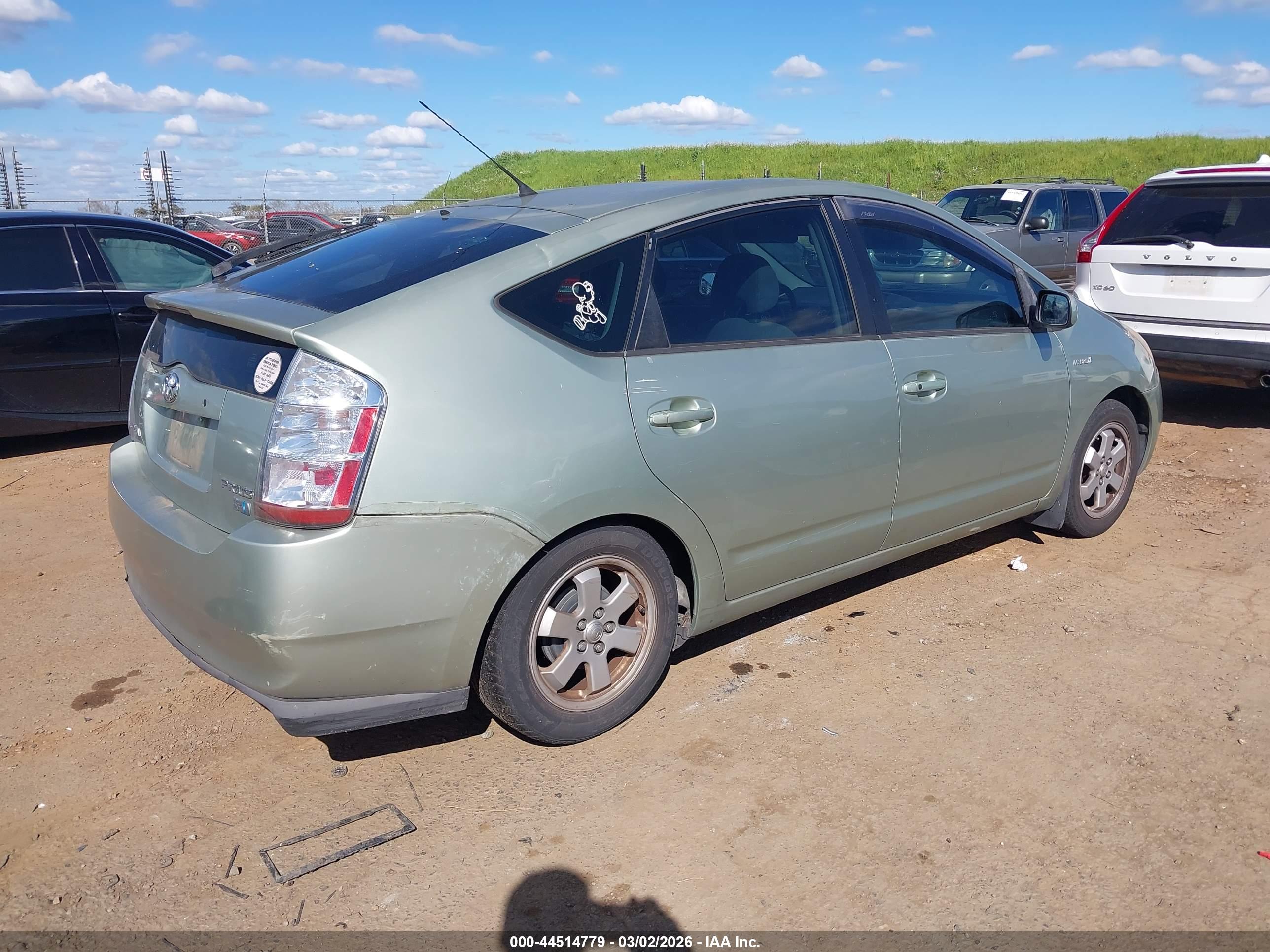 TOYOTA PRIUS image 4