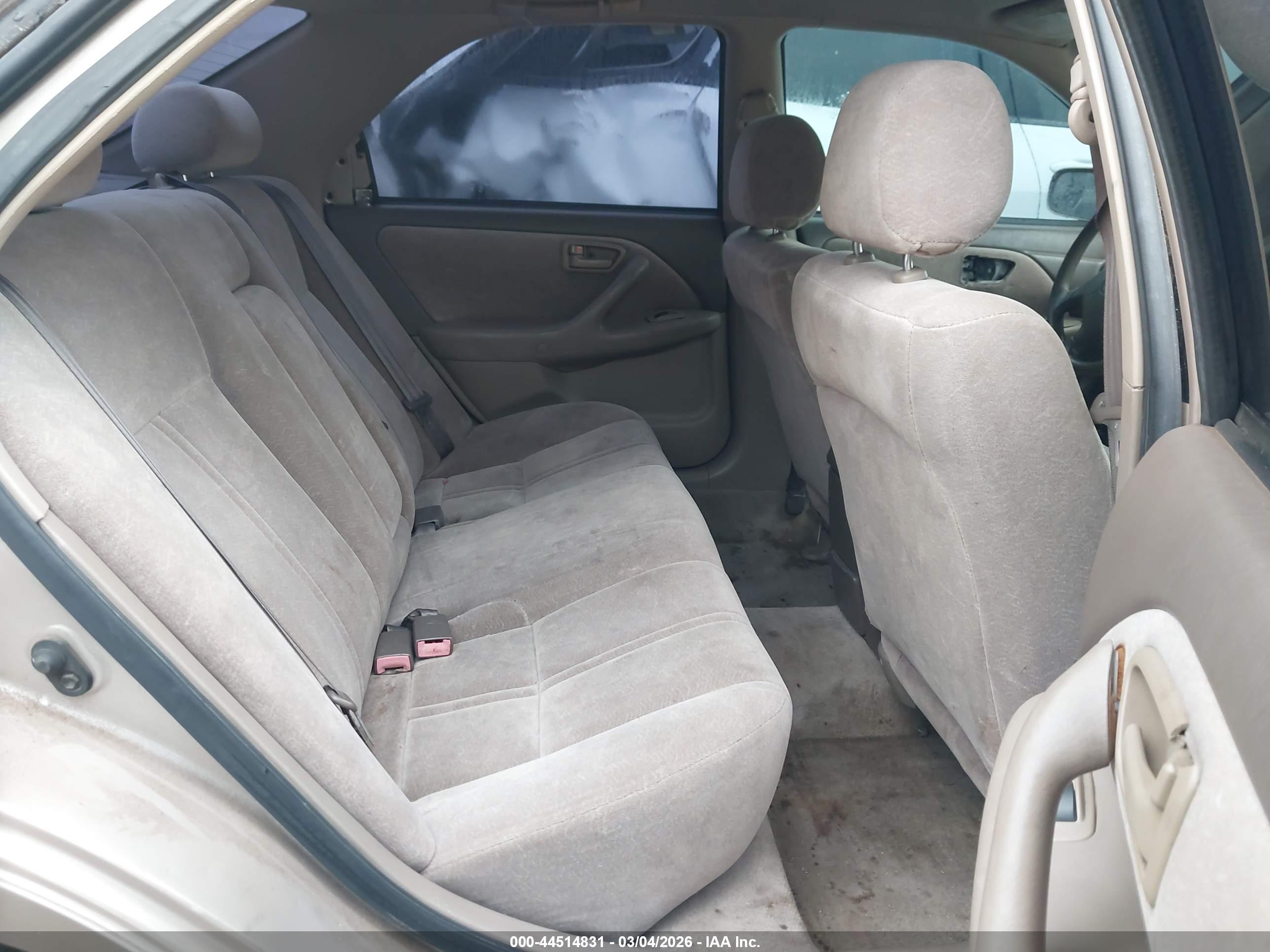 TOYOTA CAMRY image 8