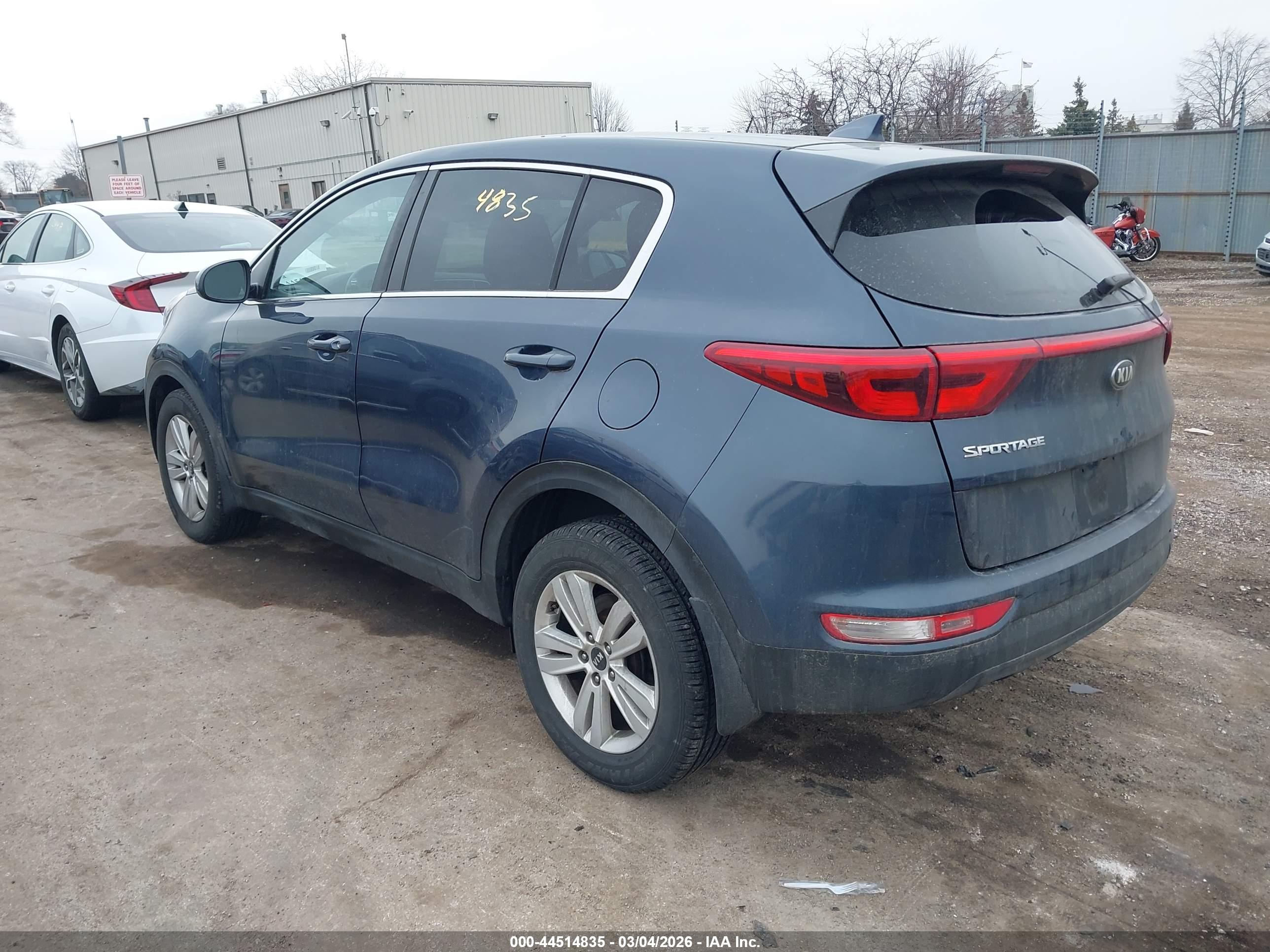 KIA SPORTAGE image 3